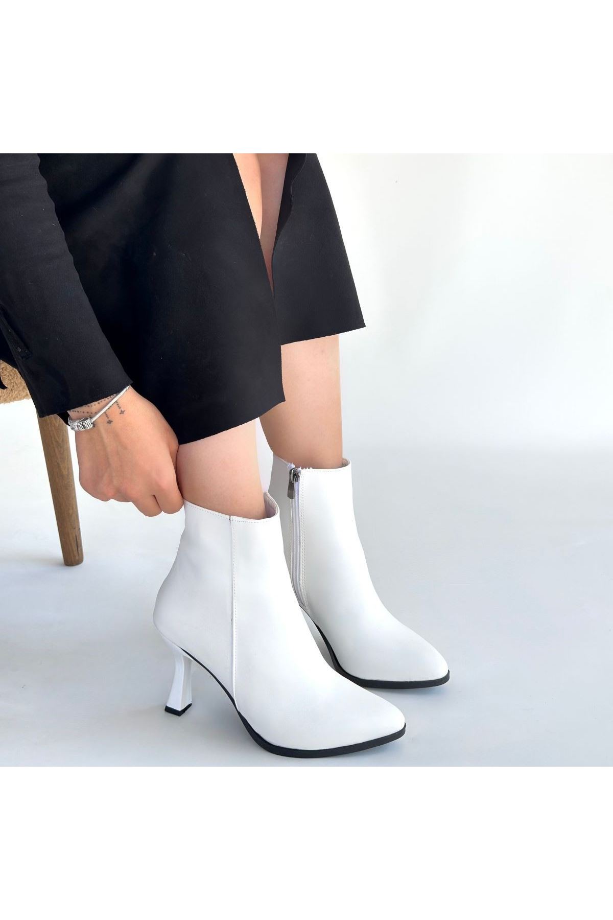 Mişha Beyaz Cilt Topuklu Bot