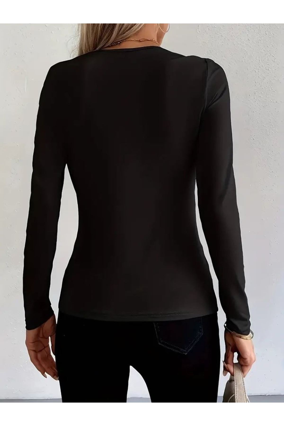 Kadın Uzun Kollu Yakadan Halka Detaylı Viskon Bluz
