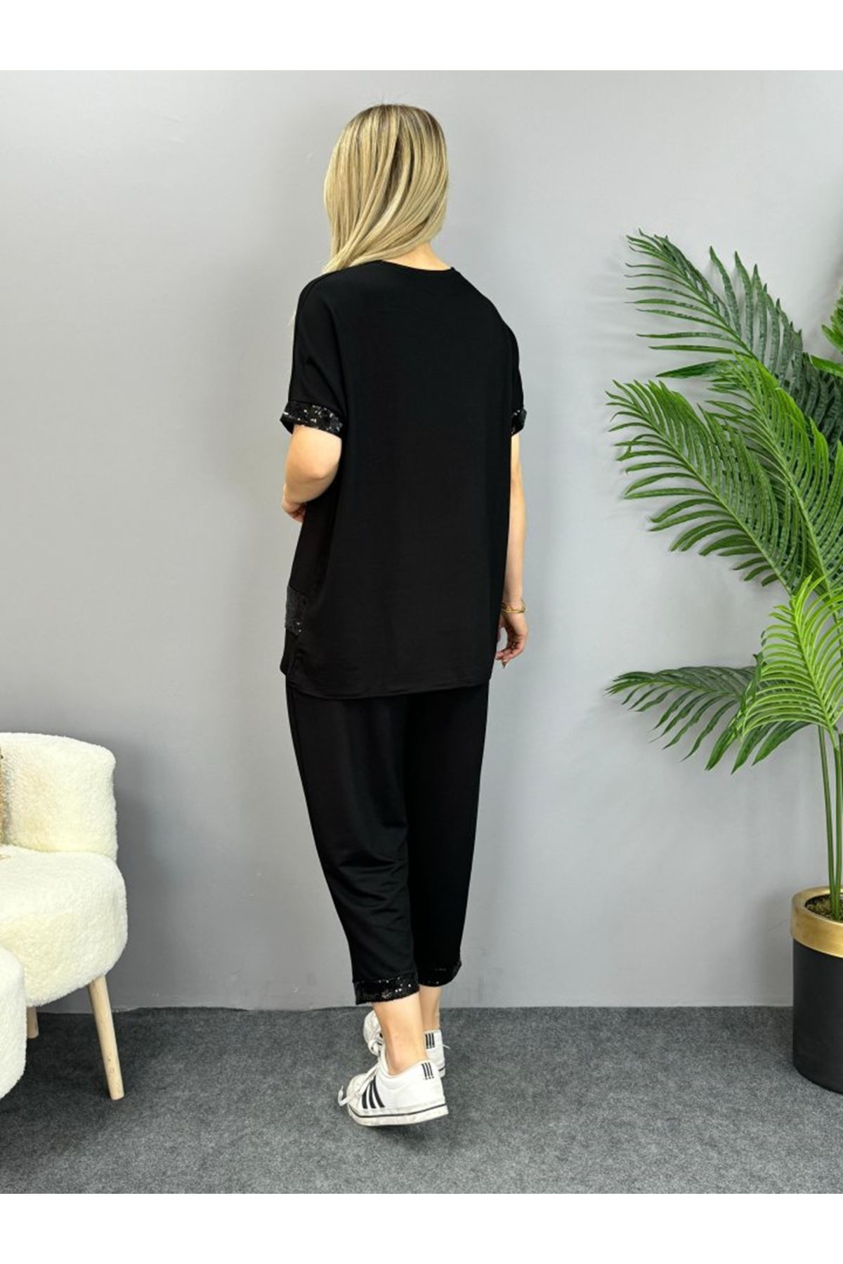 Kadın Kısa Kollu V Yakalı Pul Payetli Viskon Iki Iplik Bluz Ve Pantolon Ikili Takım