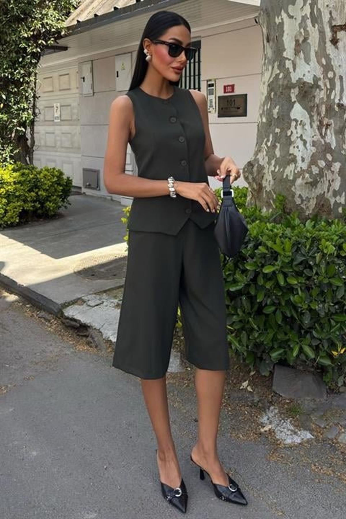 Midi Şortlu Ve Yelekli Viscon Takım 10167