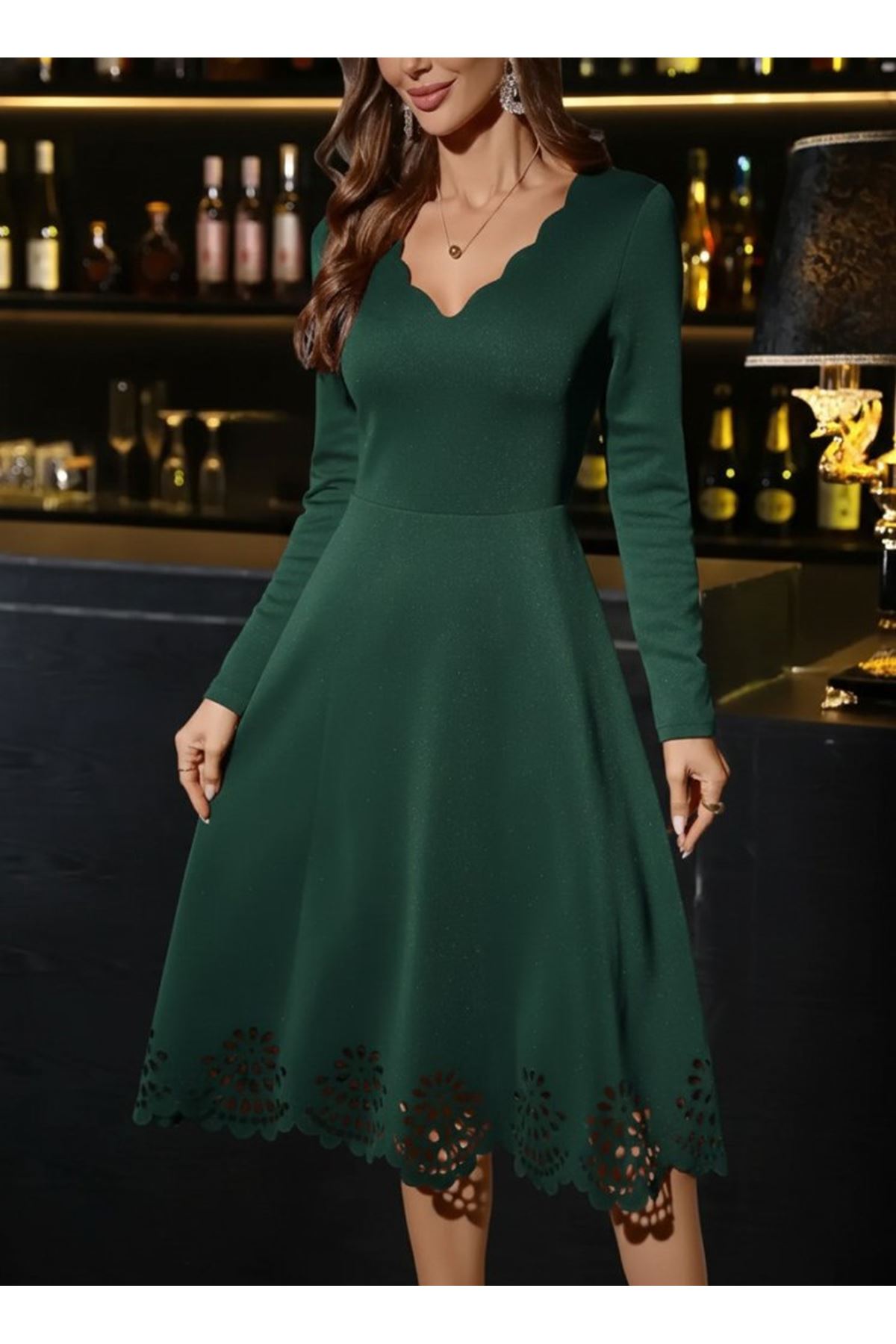 Kadın Uzun Kollu V Yakalı Lazer Kesim Detaylı Midi Ithal Krep Elbise