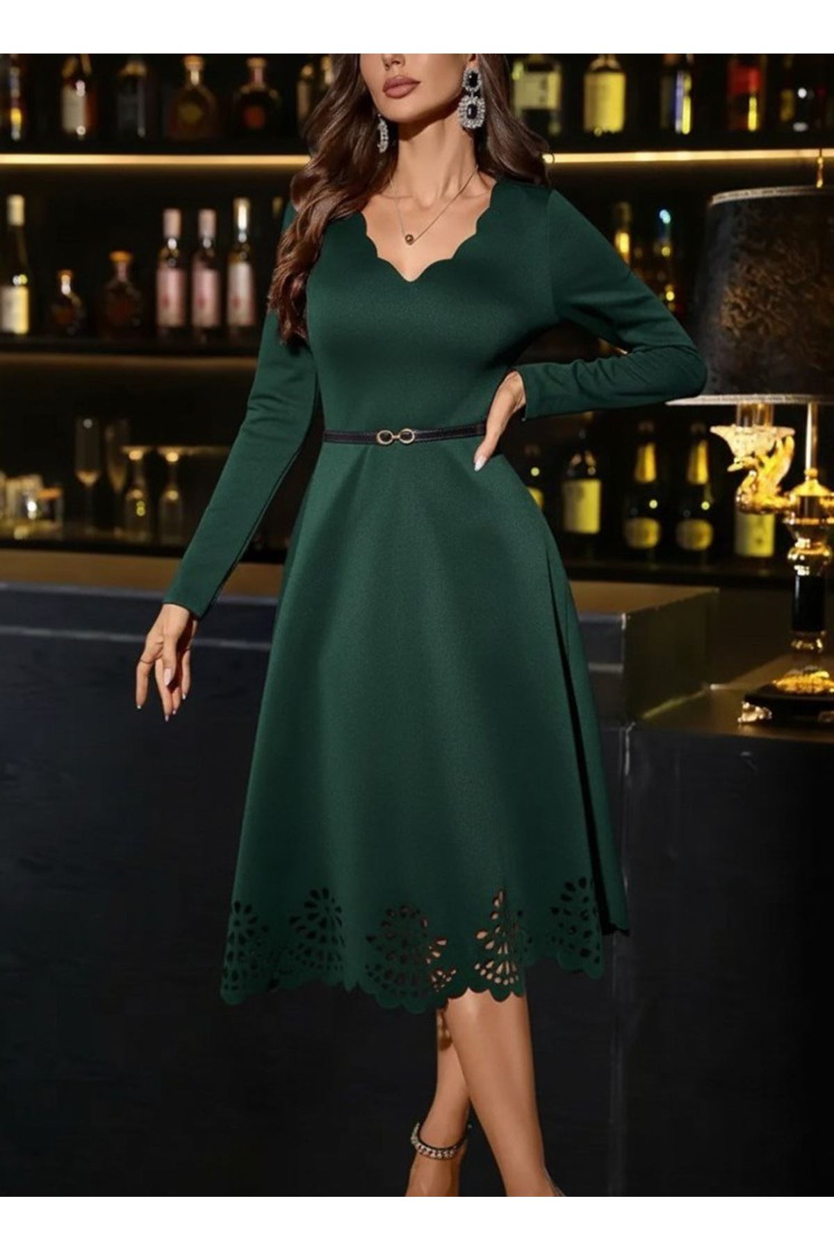 Kadın Uzun Kollu V Yakalı Lazer Kesim Detaylı Midi Ithal Krep Elbise