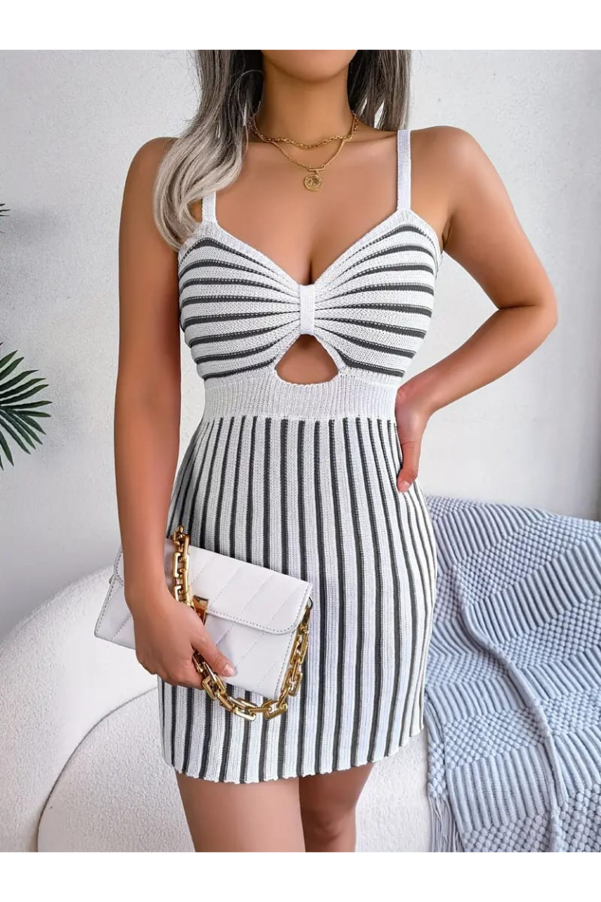 Kadın Kolsuz Askılı Pencere Detay şerit Desen Mini Triko Elbise