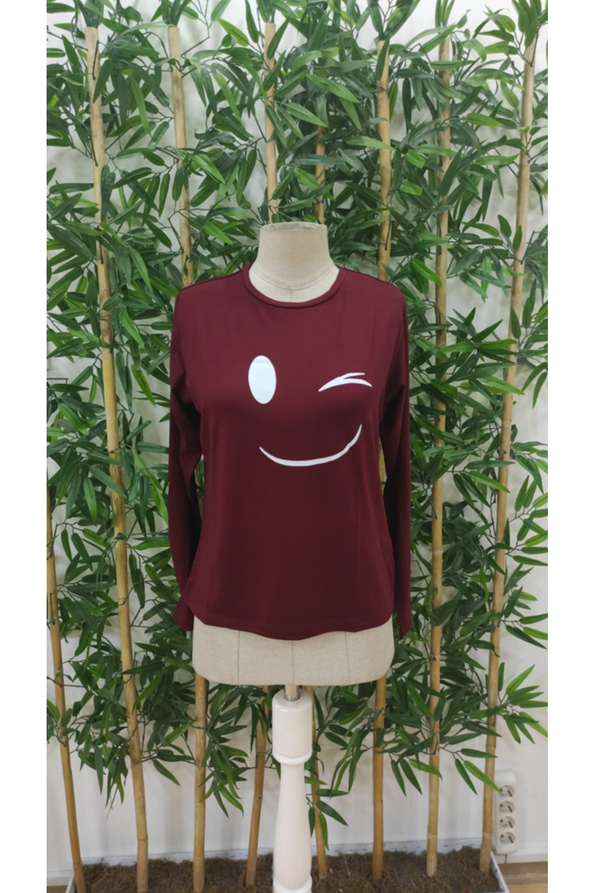 Kadın Uzun Kollu Bisiklet Yaka Gülen Yüz Desenli Viskon Bluz