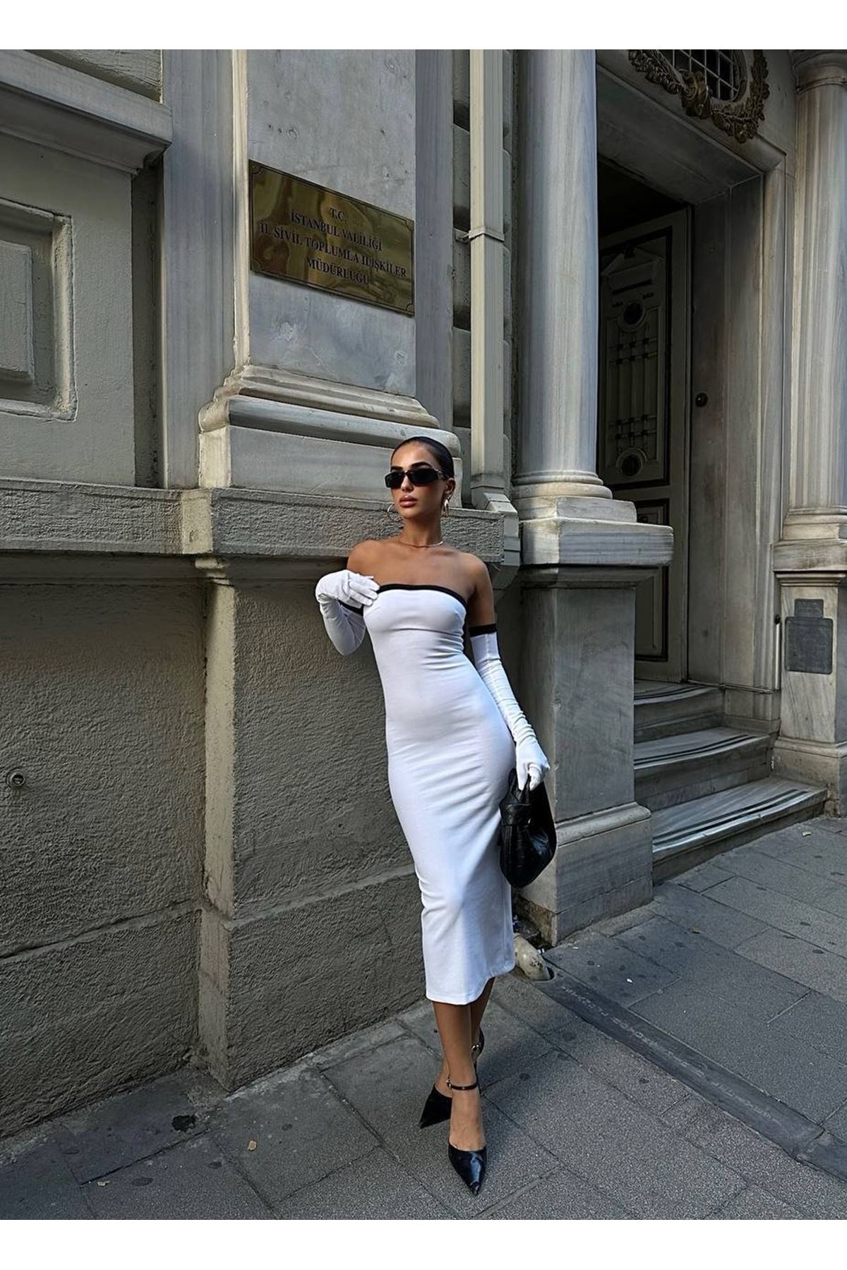 Kadın Dalgıç Kumaş Askısız Yırtmaç Detaylı Elbise