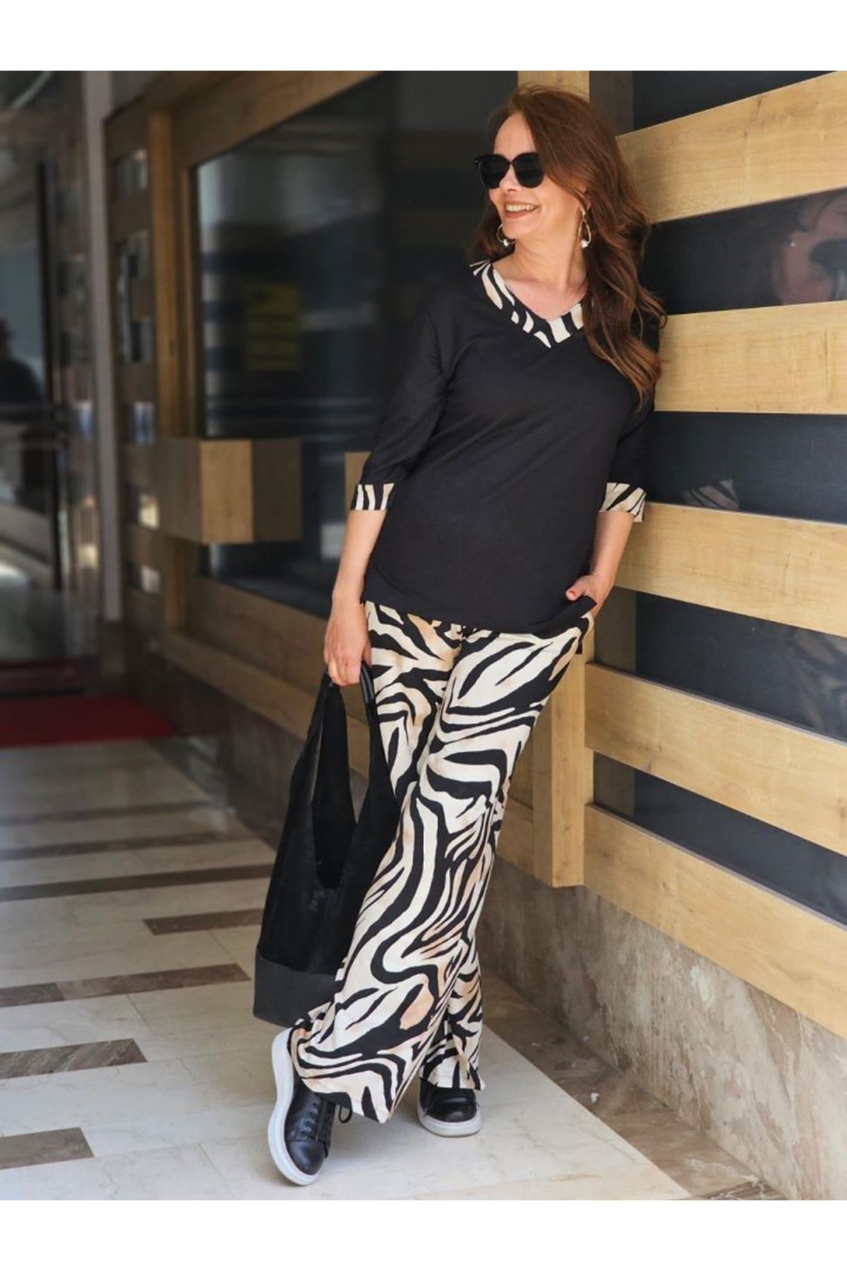 Kadın Kumaş V Yaka Dirsek Kol Zebra Desenli Ikili Takım