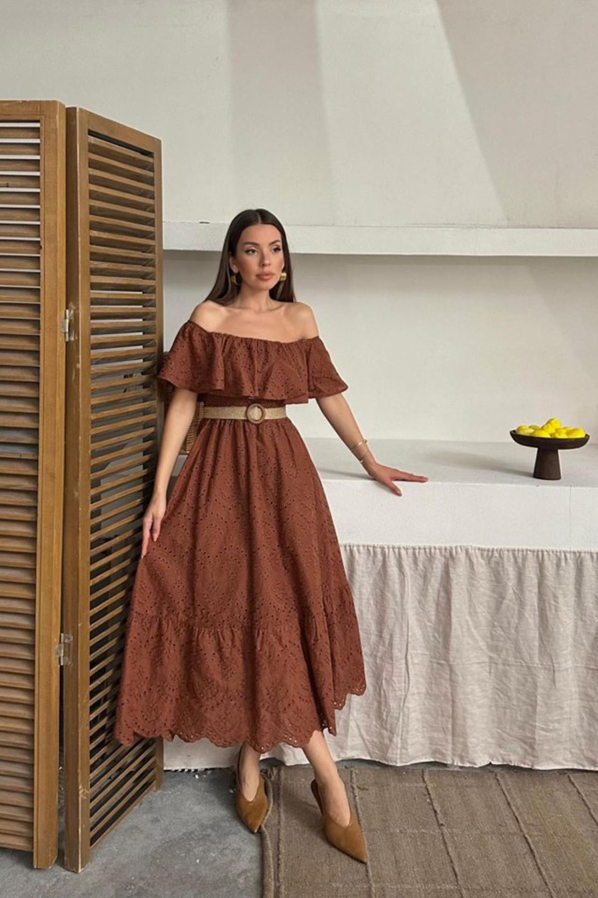 Kahverengi Omzu Lastikli Brode Elbise