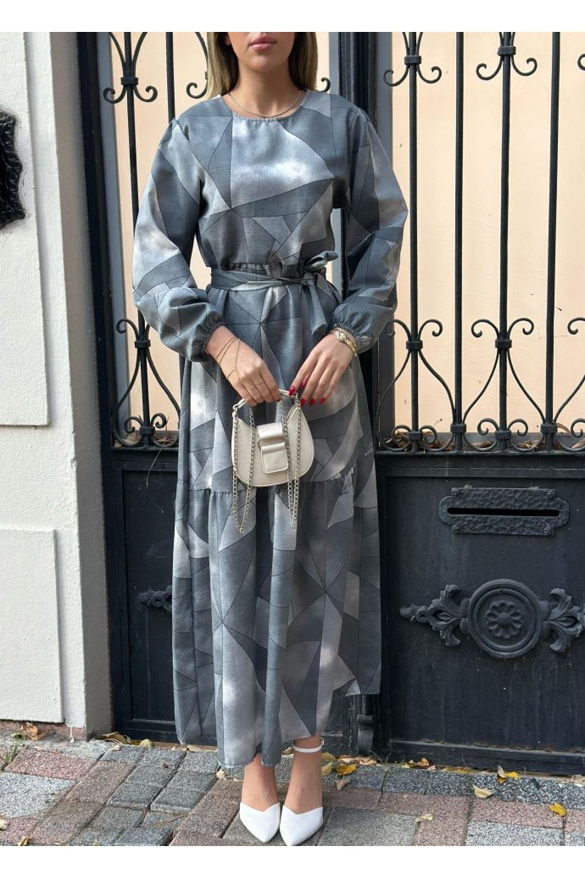 Kadın Uzun Kollu Bisiklet Yaka Geometrik Desen Baskılı Kuşak Dahil Maxi Boy Elbise