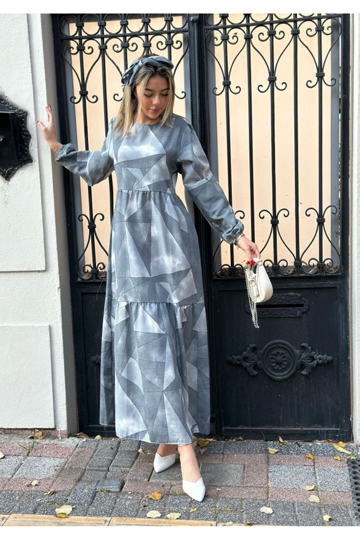 Kadın Uzun Kollu Bisiklet Yaka Geometrik Desen Baskılı Kuşak Dahil Maxi Boy Elbise