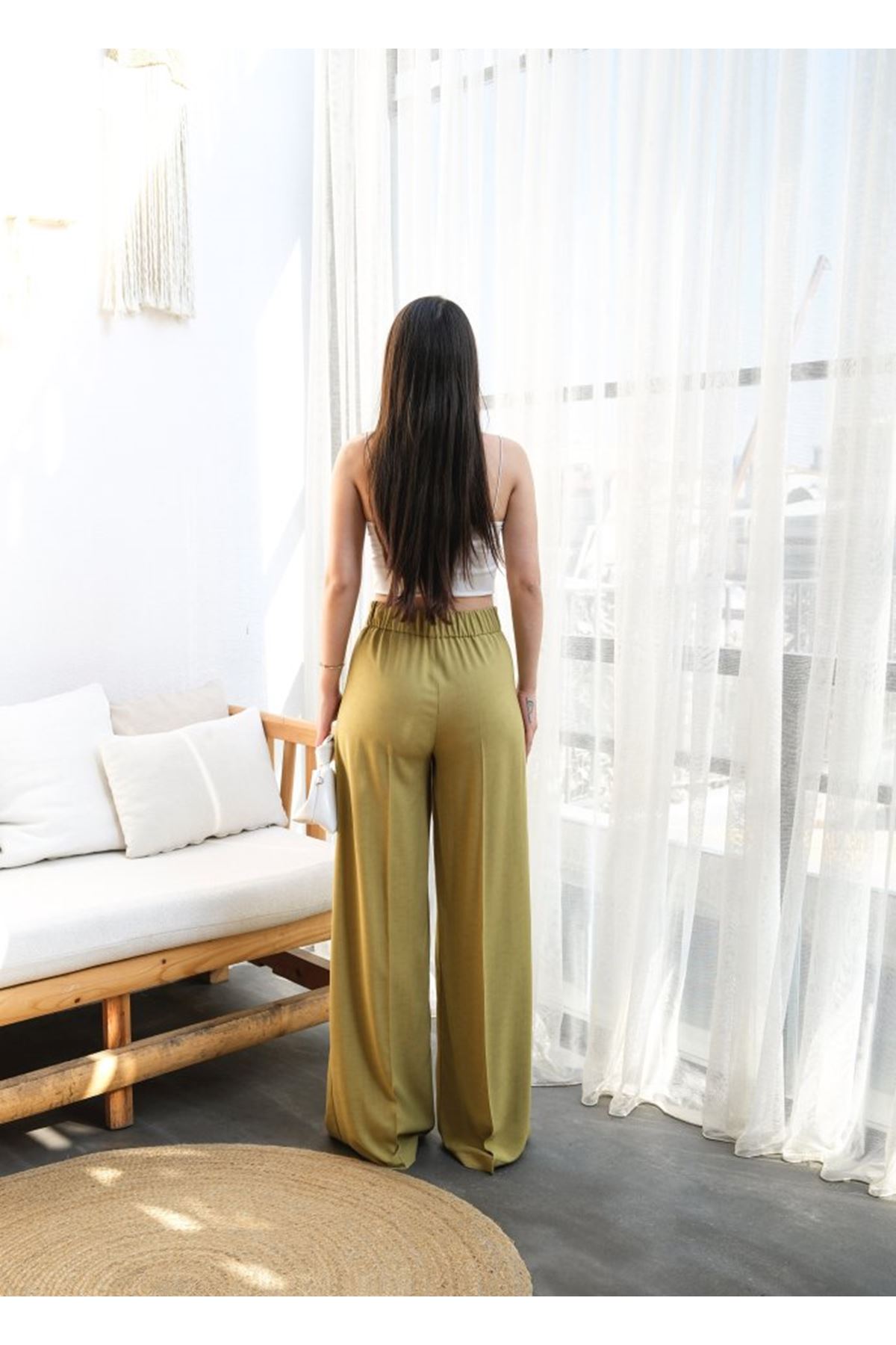 Keten Önü Çapraz Parçali Lasti̇kli̇ Ve Bağcikli Geni̇ş Paça Pantolon