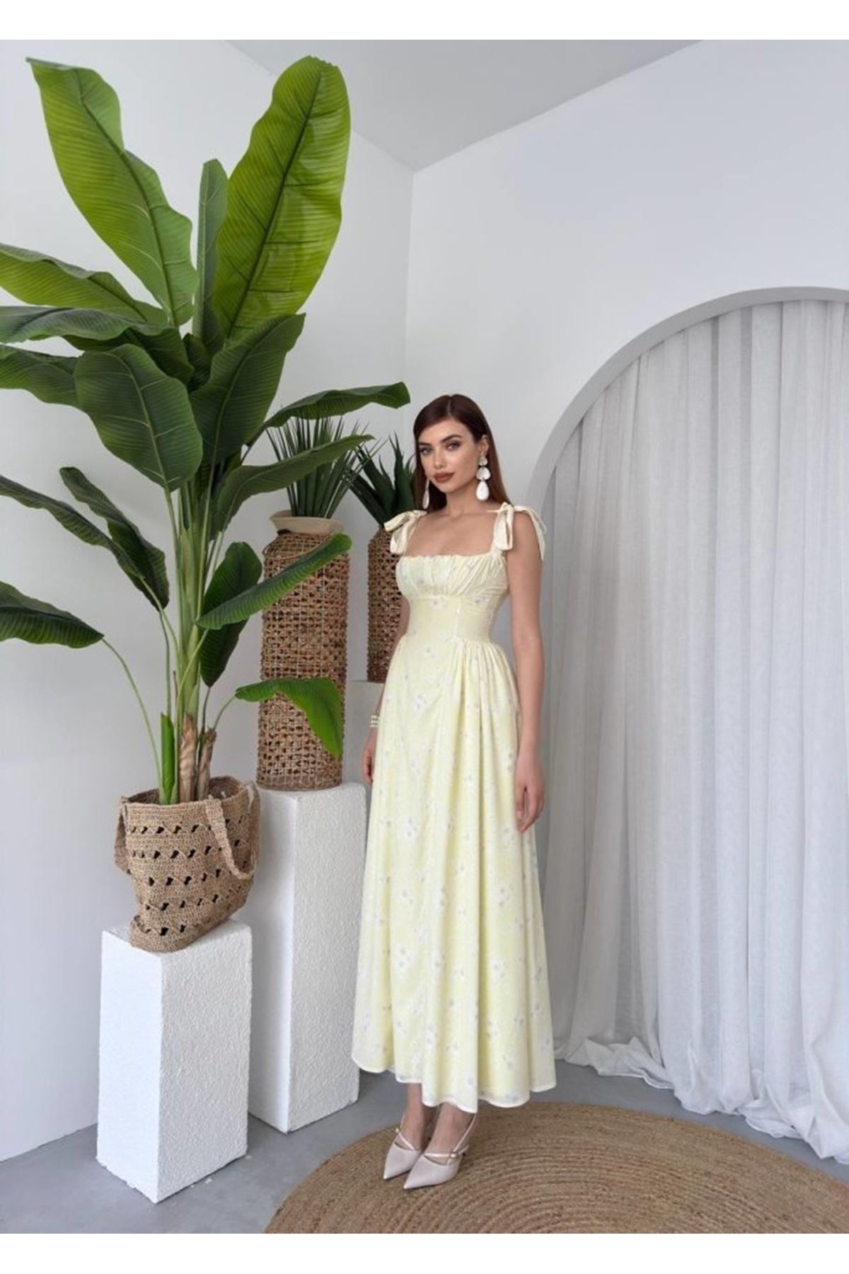 Khalesı Omuz Bağlamalı Elbise