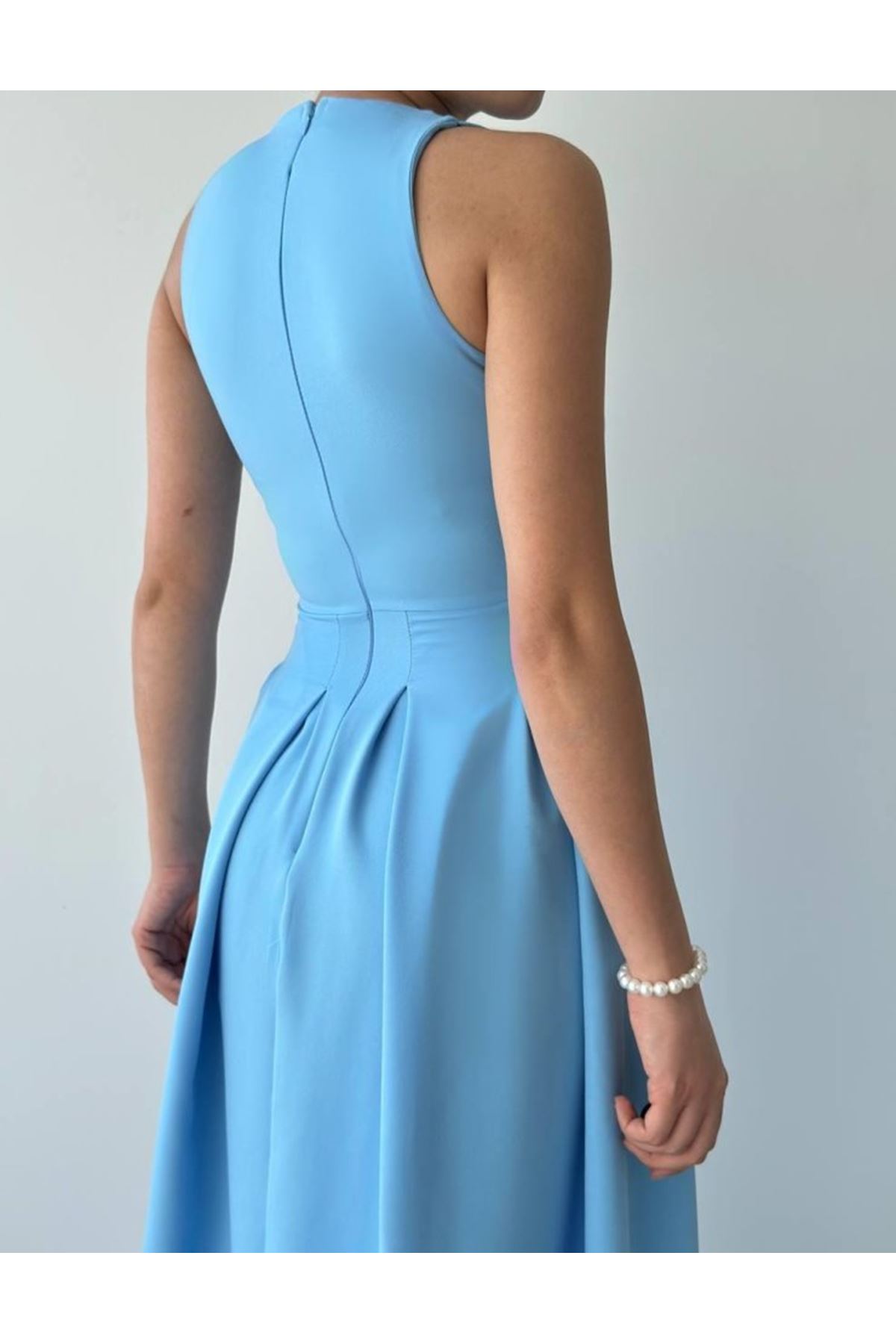 Late Yıldız Detaylı Elbise