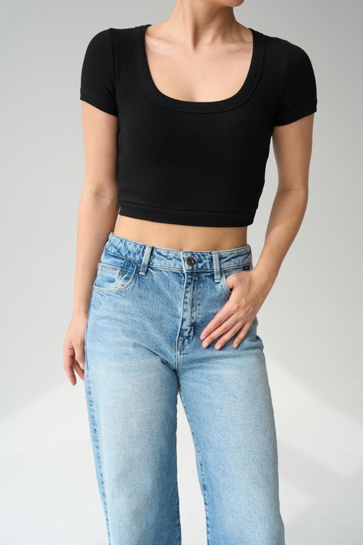 Geniş Yaka Bady - Siyah