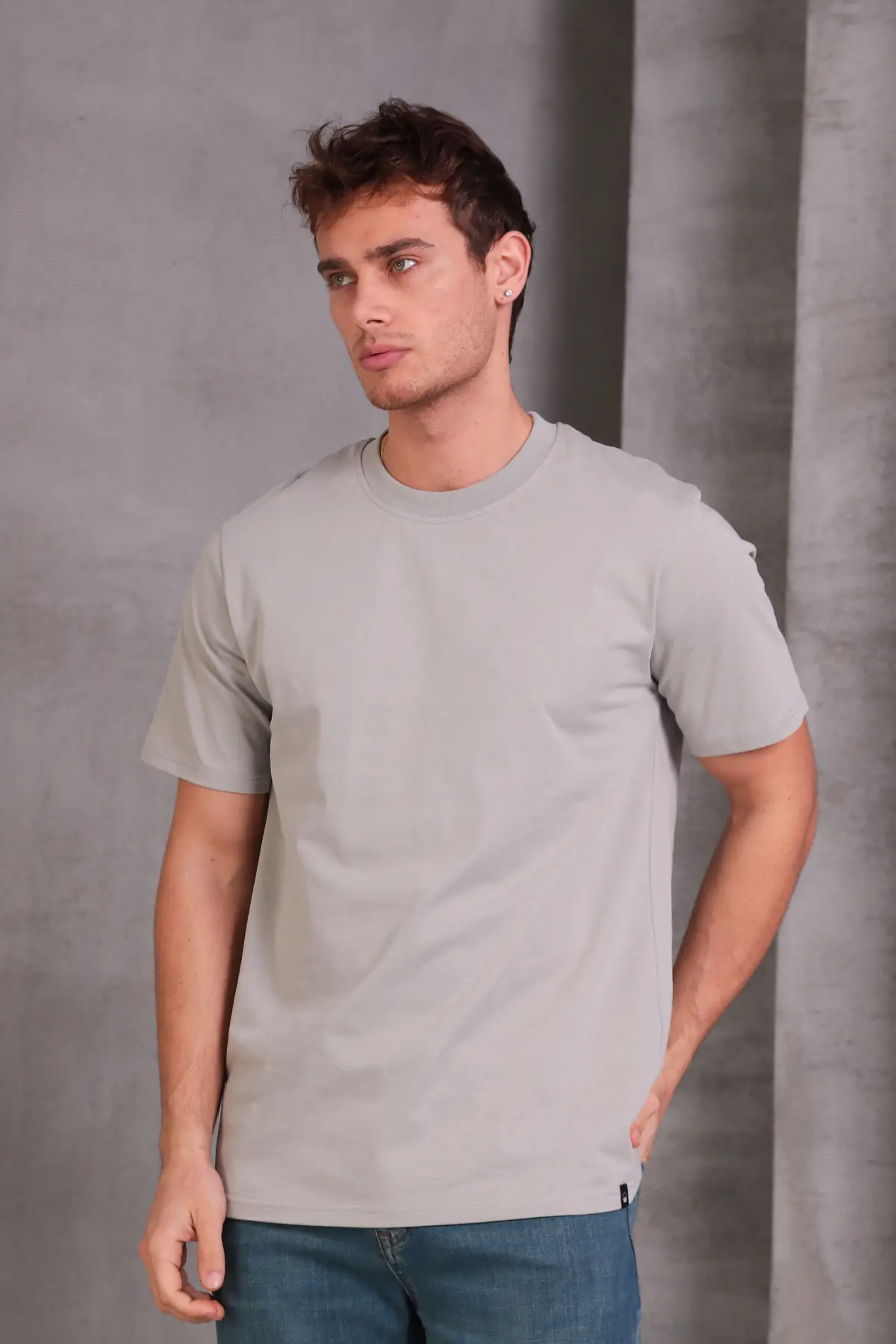 Erkek Relax Fit Bisiklet Yaka %100 Pamuk Rahat Kesim Basic Tişört