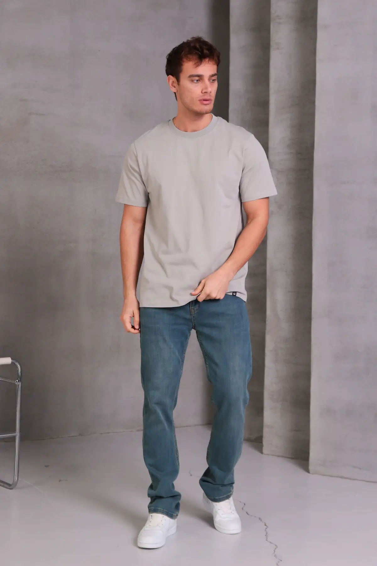 Erkek Relax Fit Bisiklet Yaka %100 Pamuk Rahat Kesim Basic Tişört