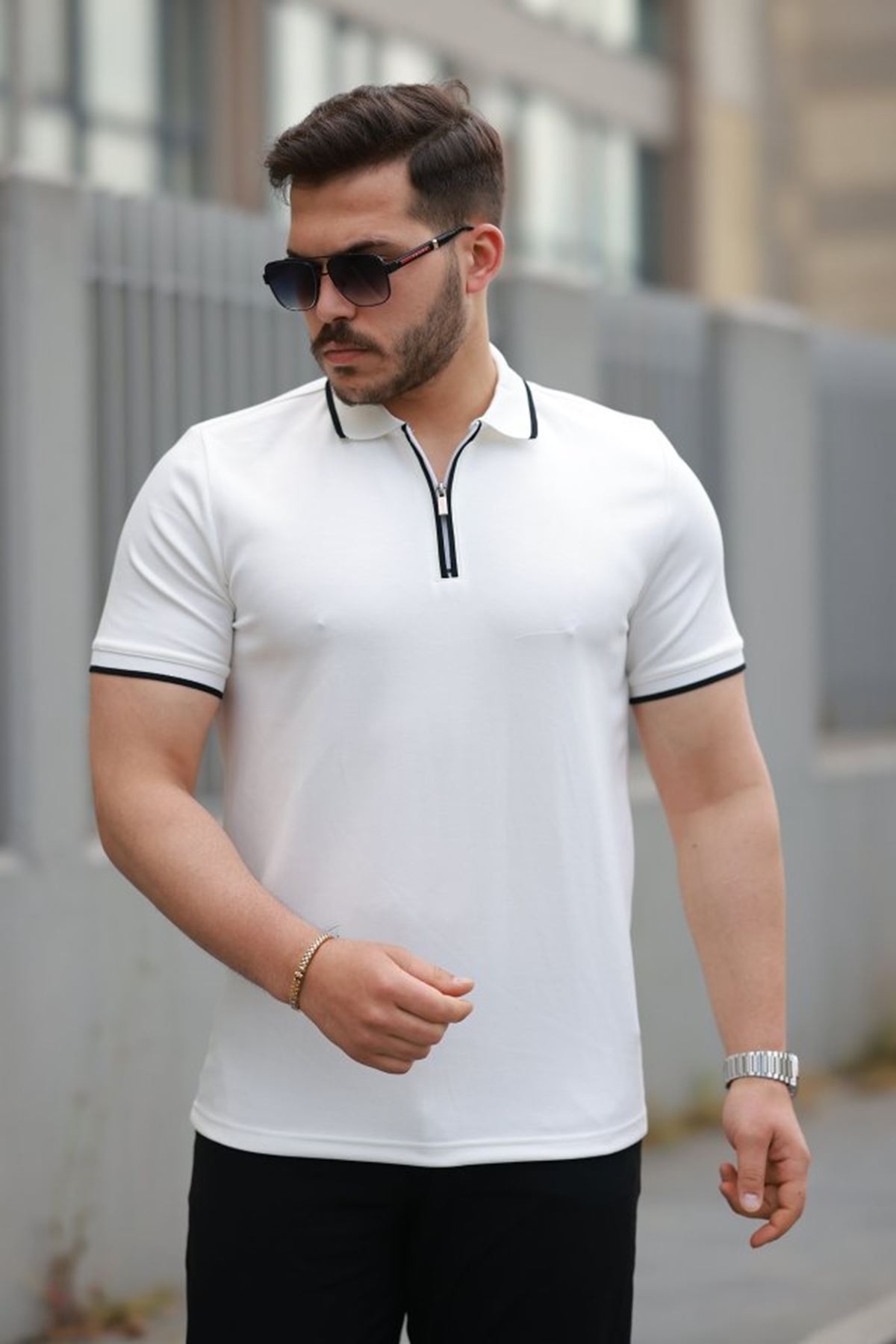 Erkek Fermuar Yakalı çizgi Detaylı Kısa Kollu Tişört