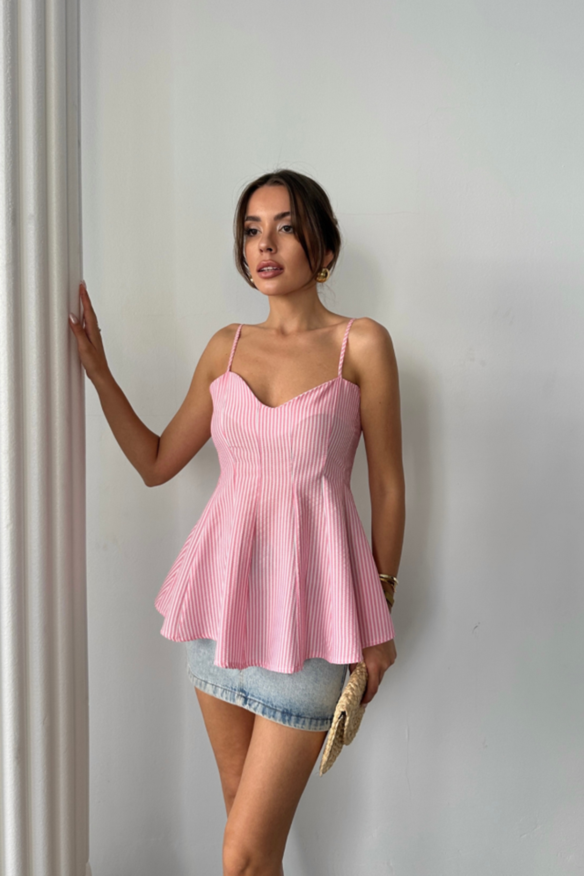 ÇİZGİLİ GOFRE ASKILI PENS DETAYLI BLUZ - Pembe