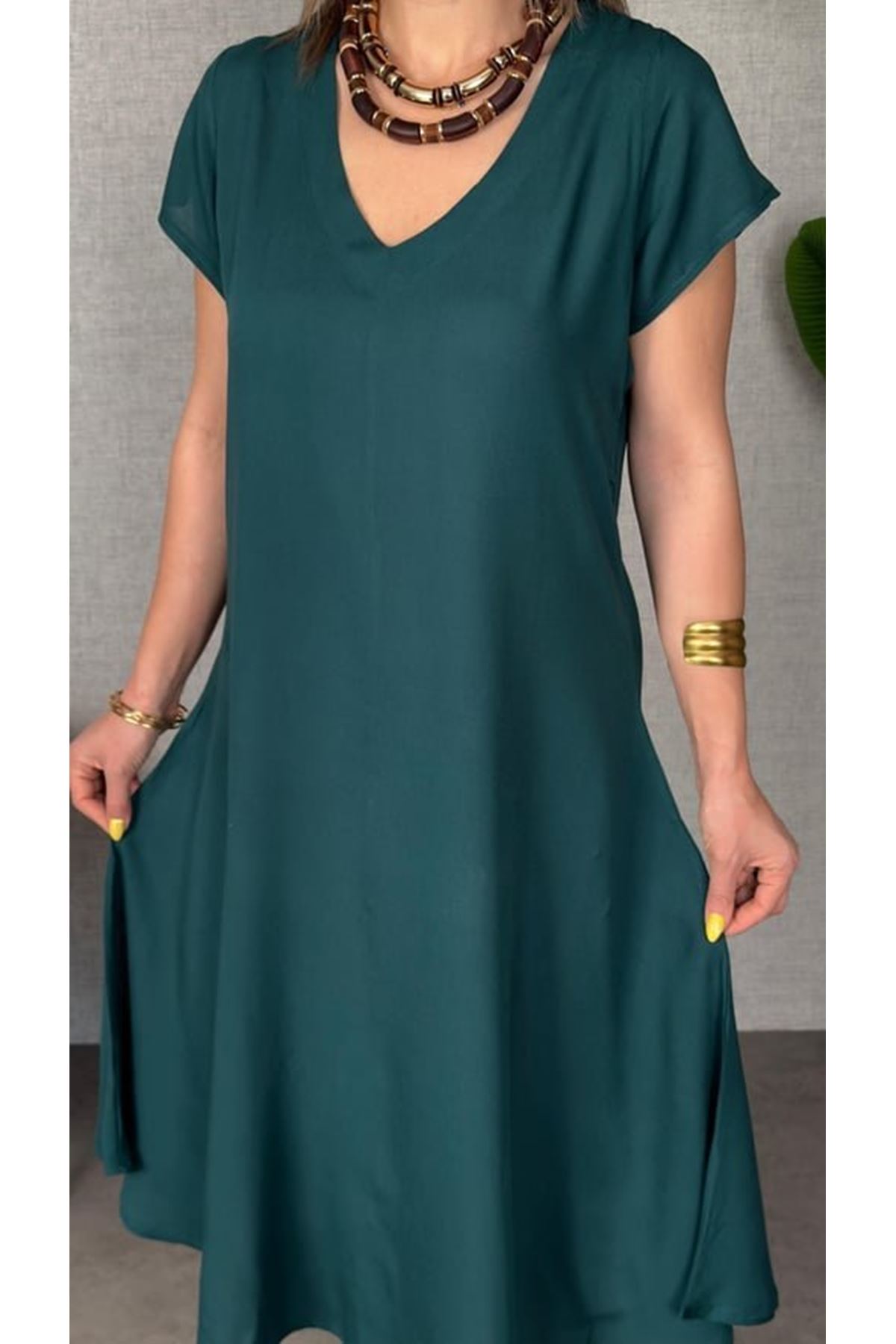 Kadın Kısa Kollu V Yaka Salaş Maxi Boy Elbise