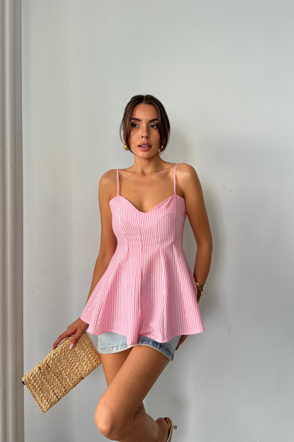 ÇİZGİLİ GOFRE ASKILI PENS DETAYLI BLUZ - Pembe