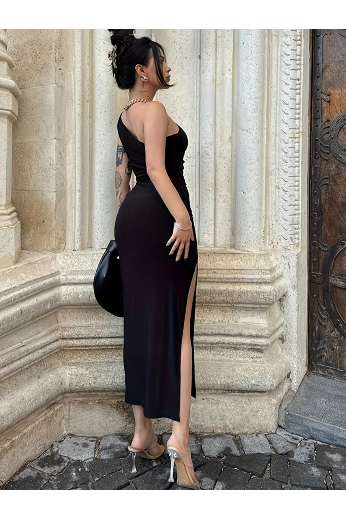 Kadın Tek Omuzu Açık Büzgülü Yandan Yırtmaçlı Uzun Sandy Elbise