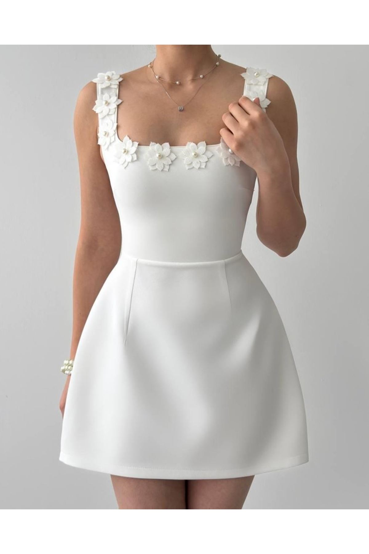 Alyosa Çiçek Detaylı Elbise