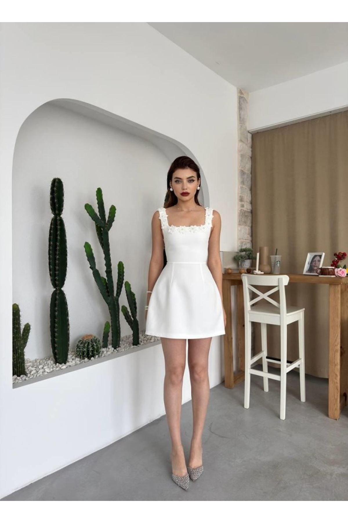 Alyosa Çiçek Detaylı Elbise