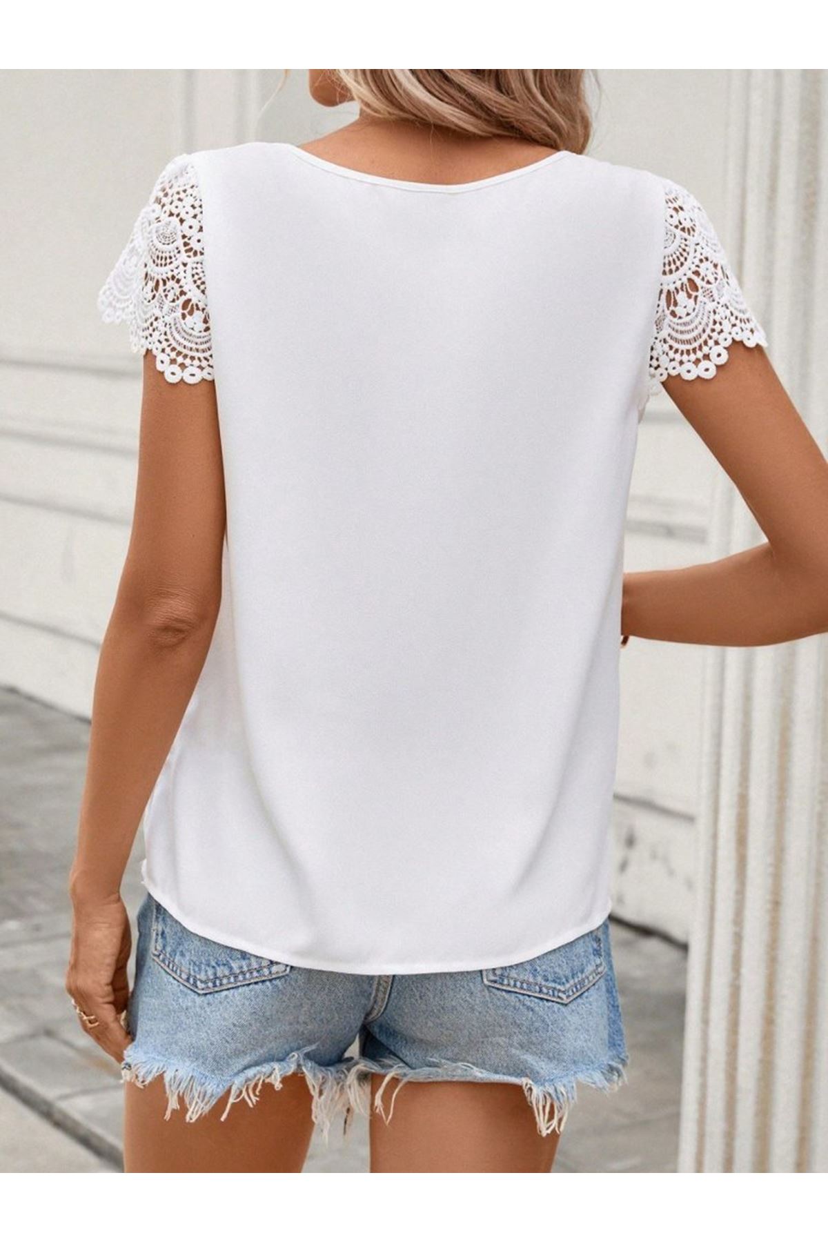 Kadın Kısa Dantel Kollu Bisiklet Yaka Sandy Bluz