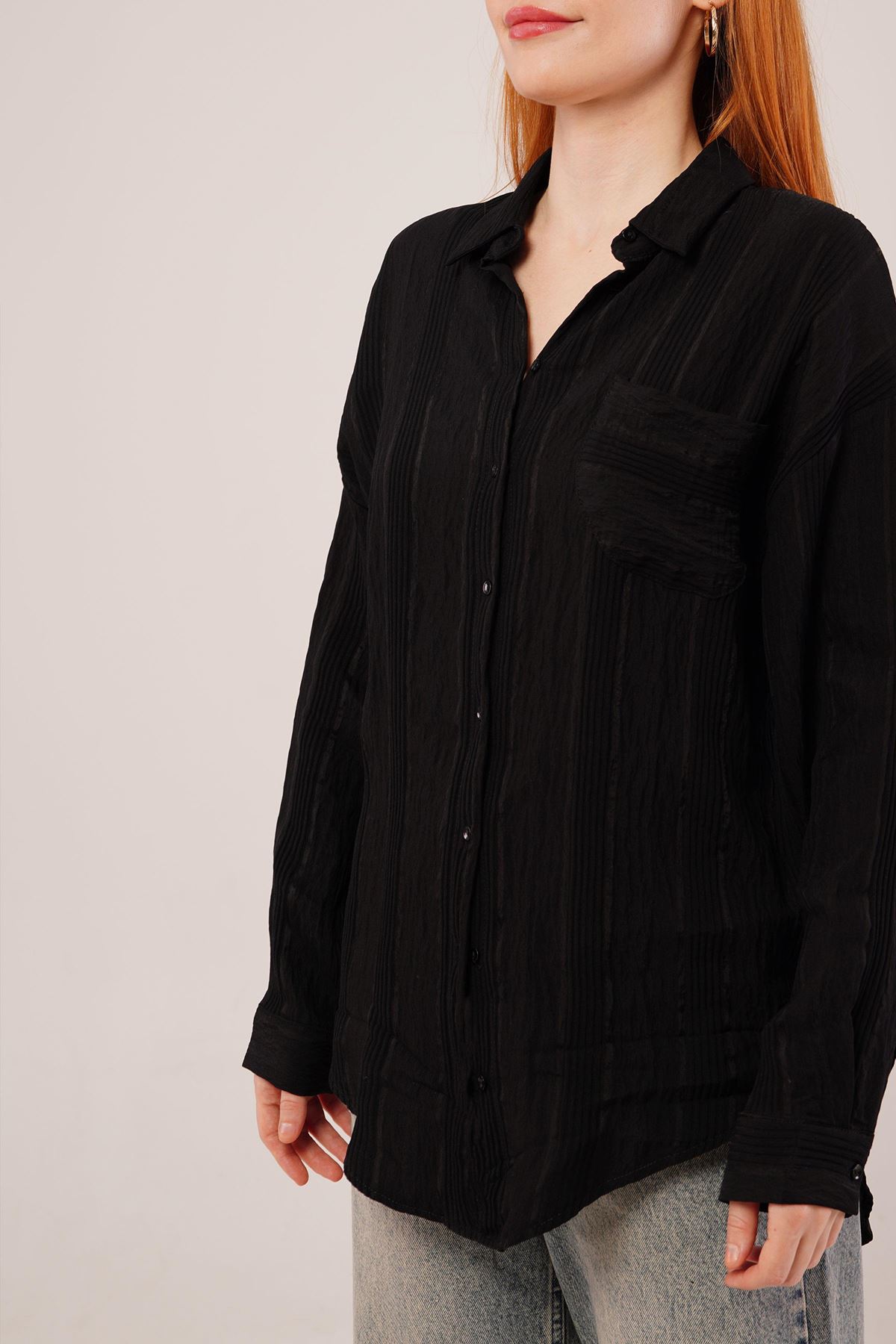 Hakim Yaka Çizgili Cep Detaylı Siyah Gömlek