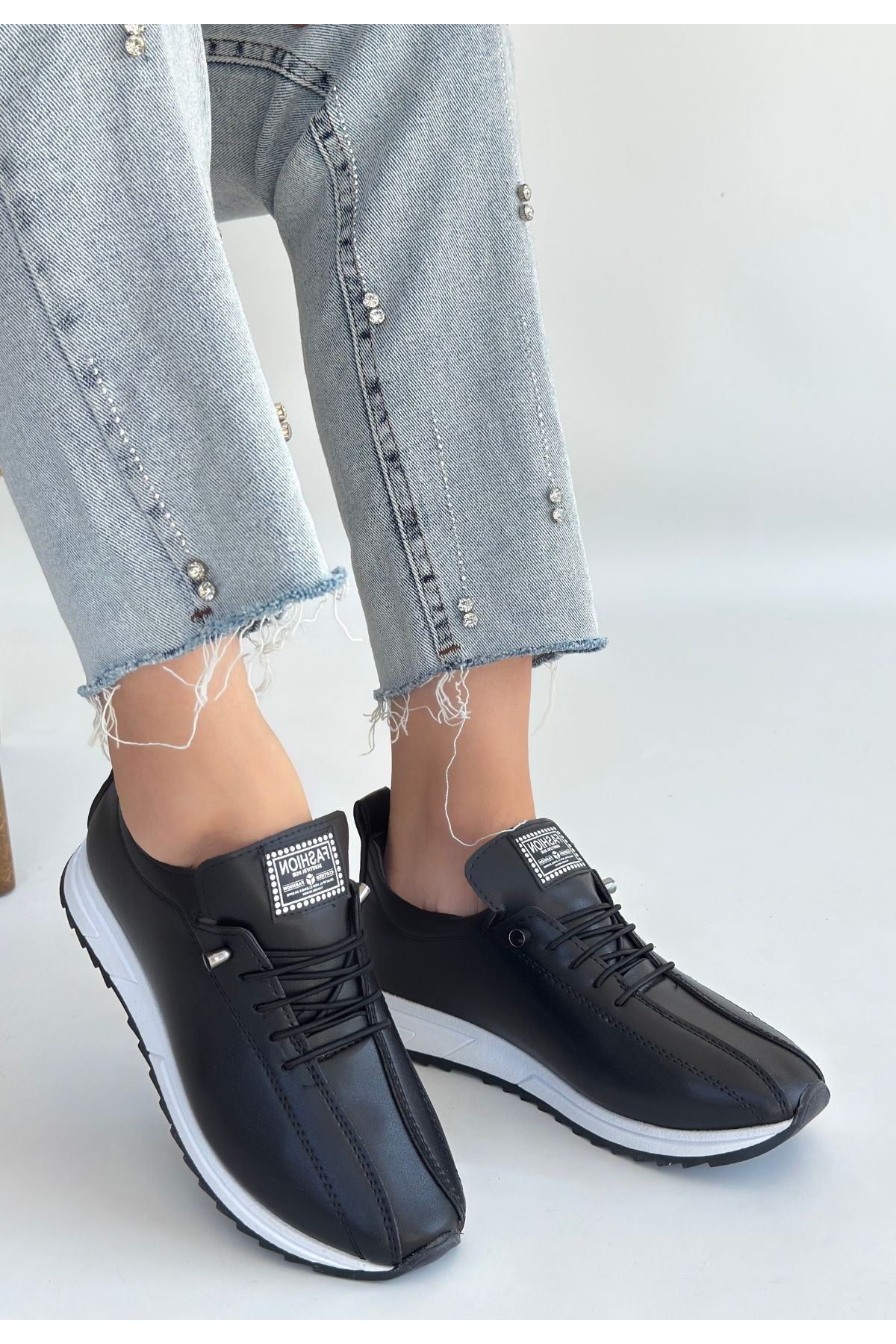 Monya Siyah Cilt Bağcıklı Spor Ayakkabı