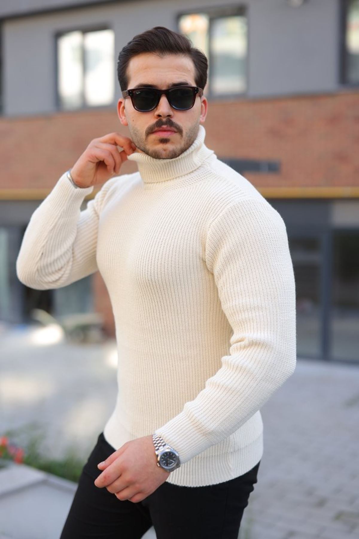 Erkek Boğazlı Örme Kazak