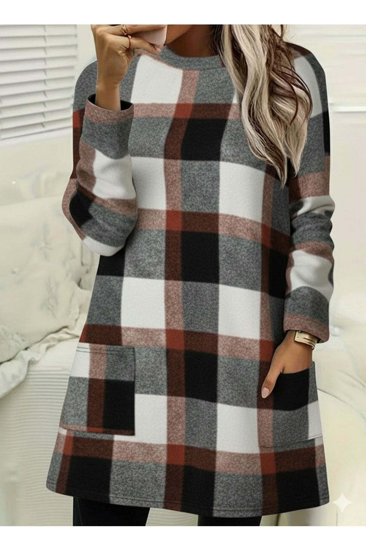 Kadın Uzun Kollu Yarı Balıkçı Yakalı Cep Detaylı Ekoseli Dokuma Tunik