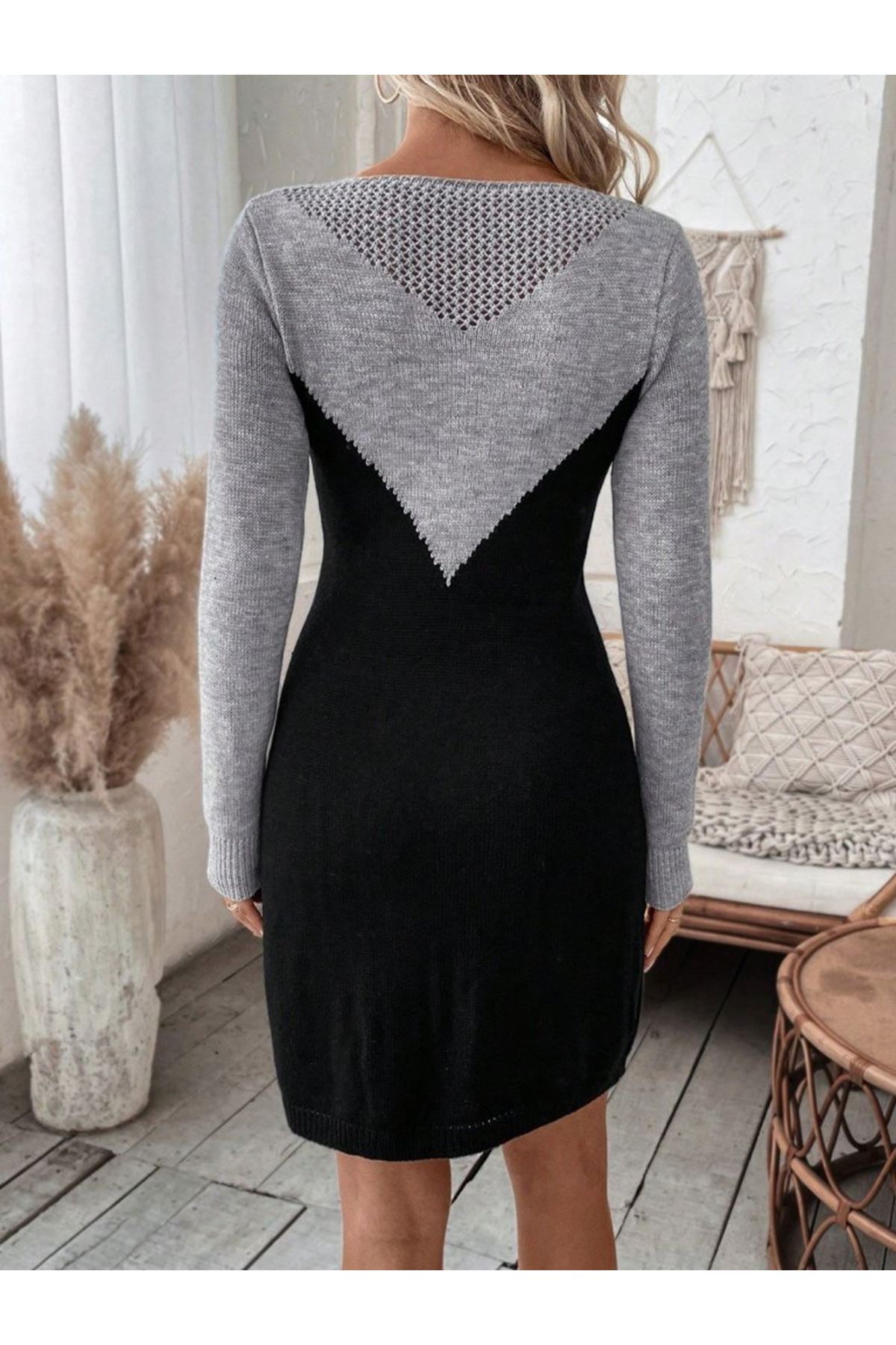 Kadın Uzun Kollu Kayık Yakalı çift Renk Mini Triko Elbise