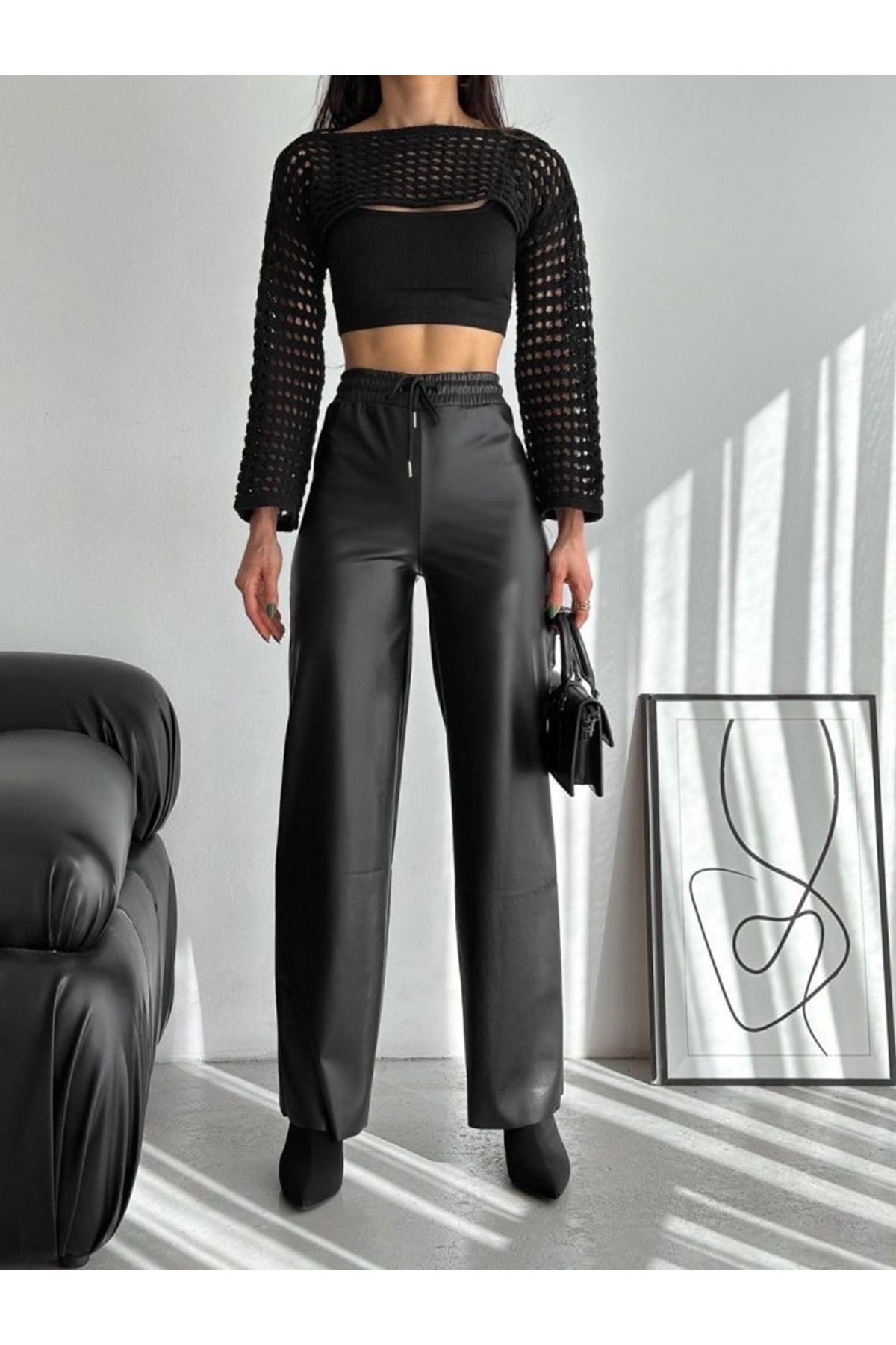 Yüksek Bel Geniş Paça Içi şardonlu Deri Pantolon.