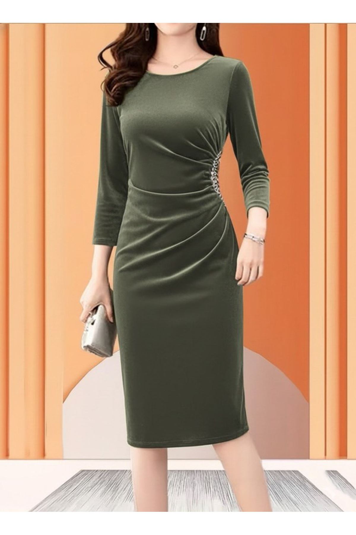 Kadın Uzun Kollu Bot Yaka Yanı Taş Detaylı Midi Kadife Elbise