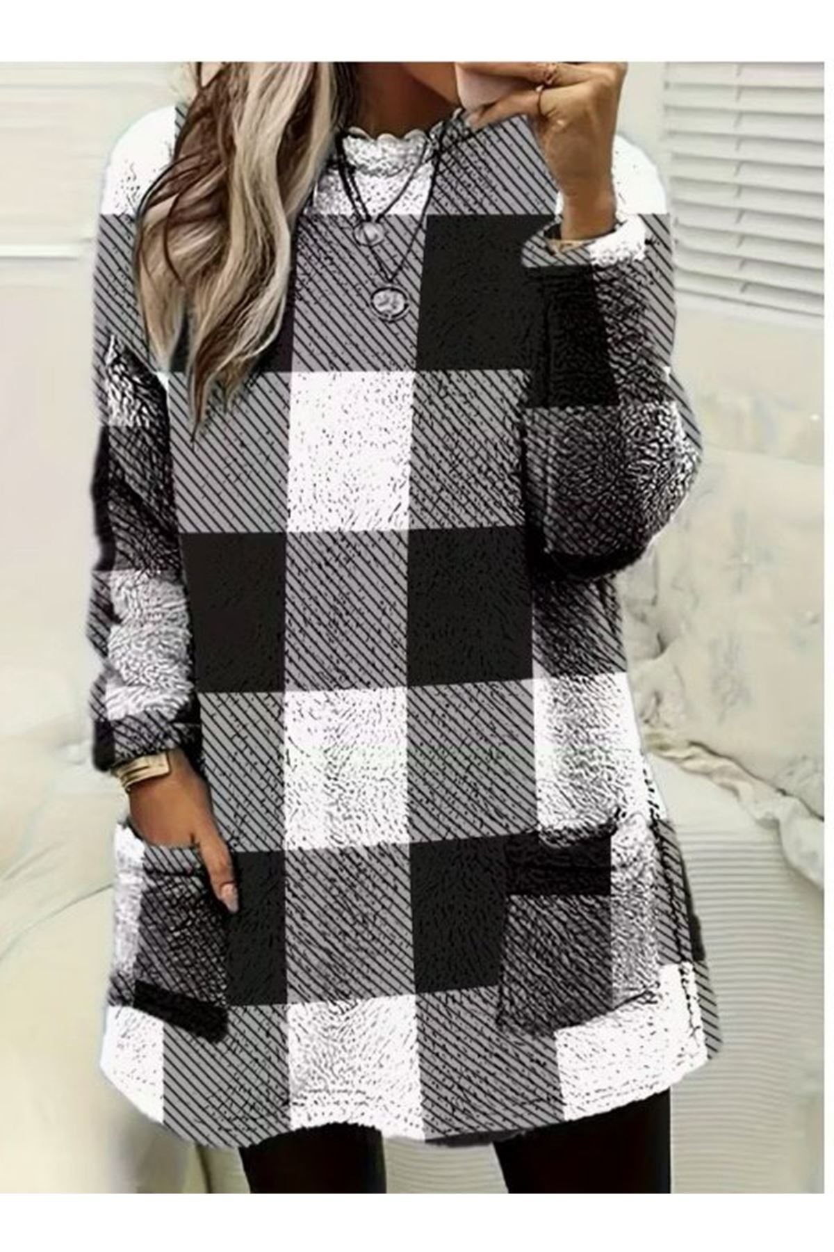 Kadın Uzun Kollu Yarı Balıkçı Yakalı Cep Detaylı Ekoseli Dokuma Tunik