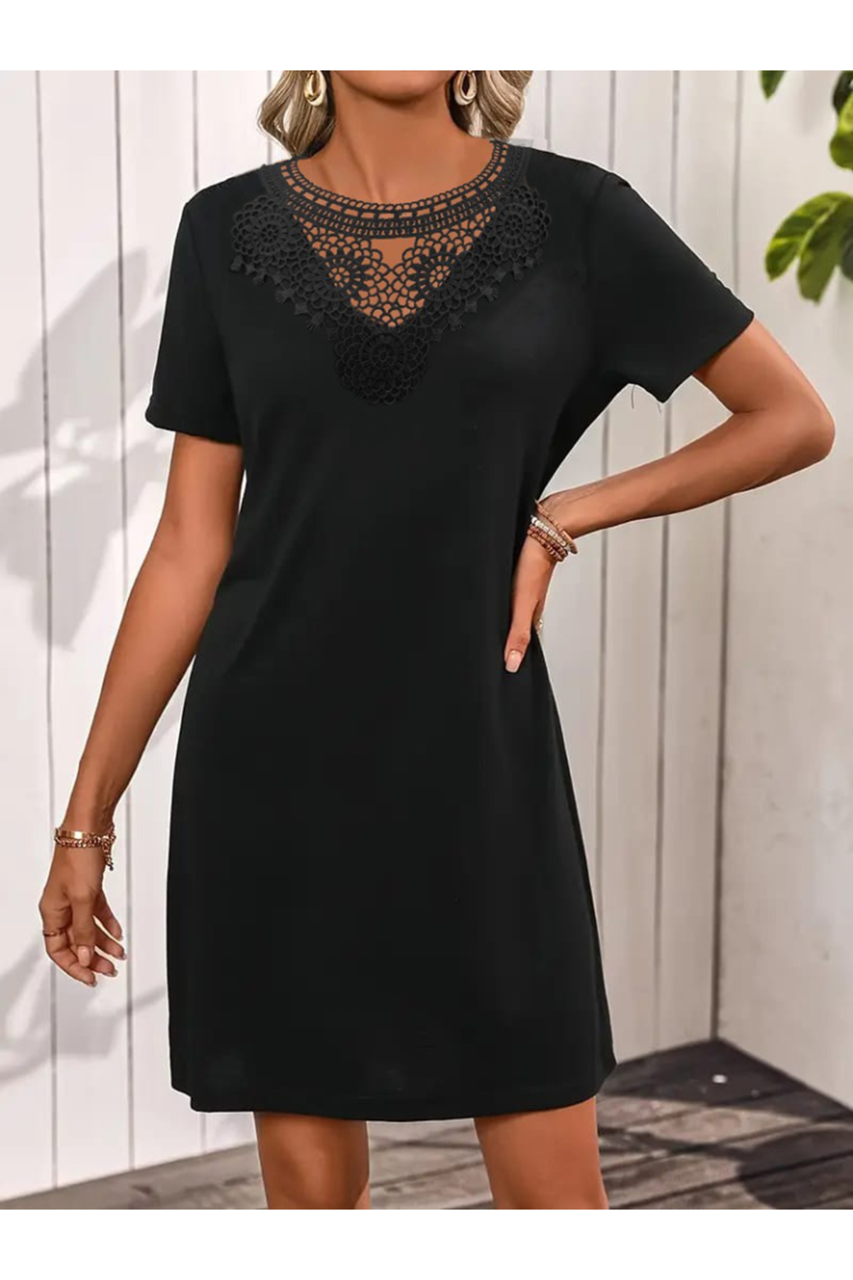 Kadın Kısa Kollu Dantel Yakalı Kısa Viskon Elbise