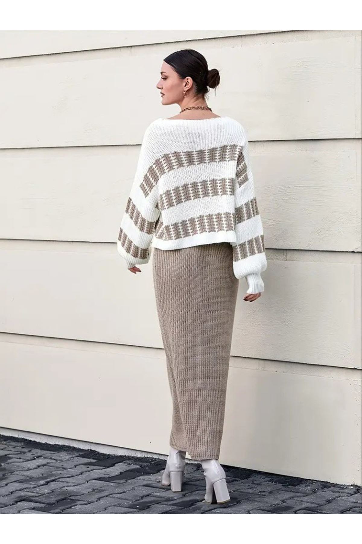 Kadın Uzun Kollu Kayık Yakalı Salaş Triko Bluz Ve Etek Ikili Takım