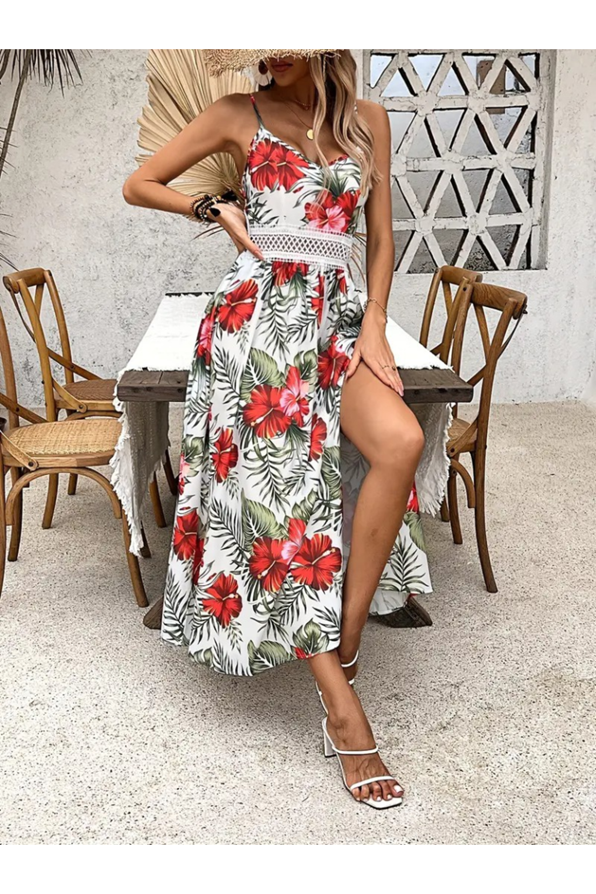 Kadın Ip Askılı V Yakalı Bel Güpür çiçek Desenli Yandan Yırtmaçlı Maksi Süprem Elbise