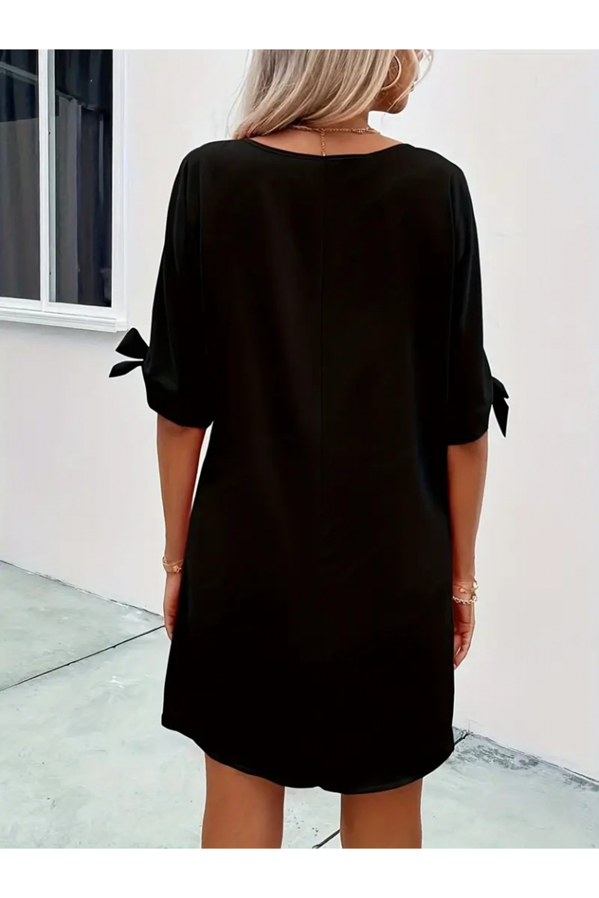 Kadın Kısa Kollu Kolu Bağlamalı Yakası Açık Janjan Elbise