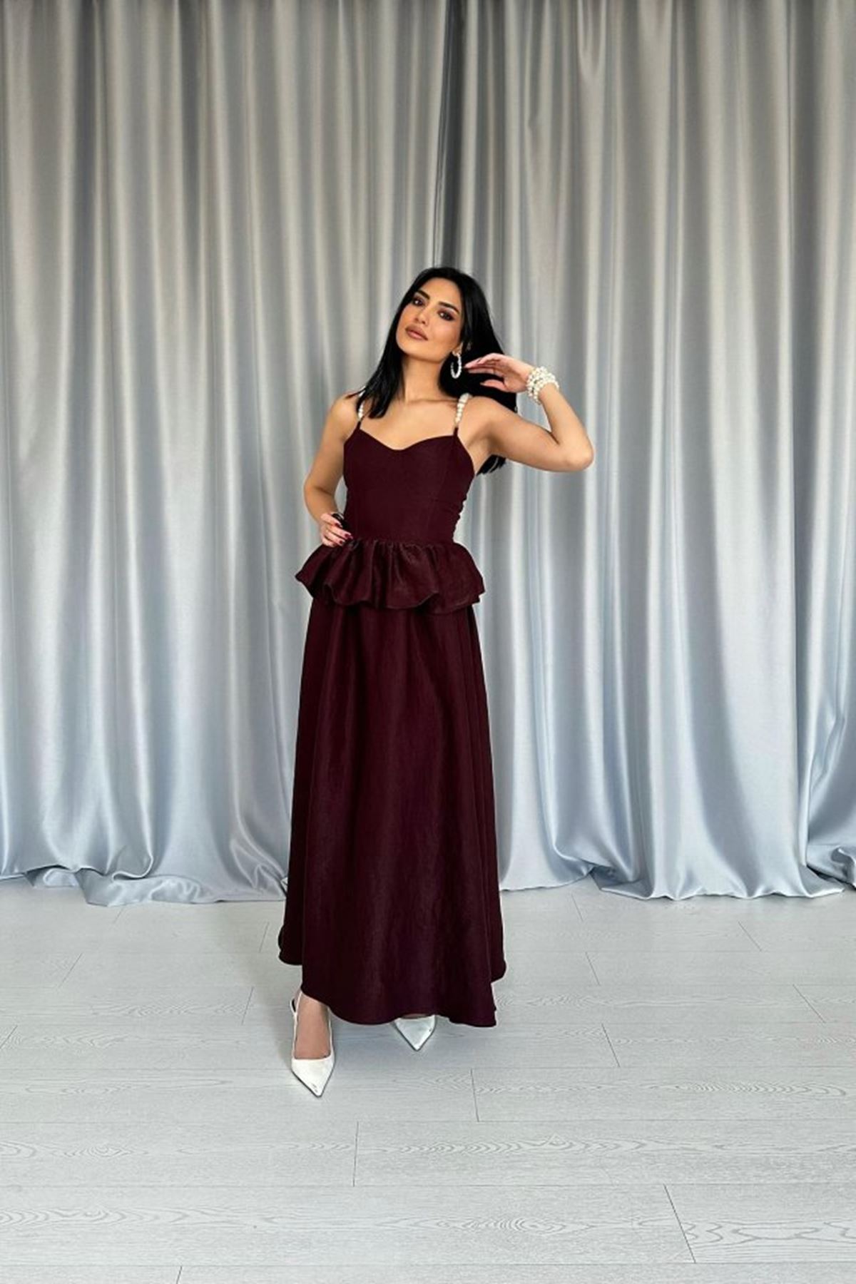 Bordo Beli Büzgülü İnci Askılı Uzun Elbise