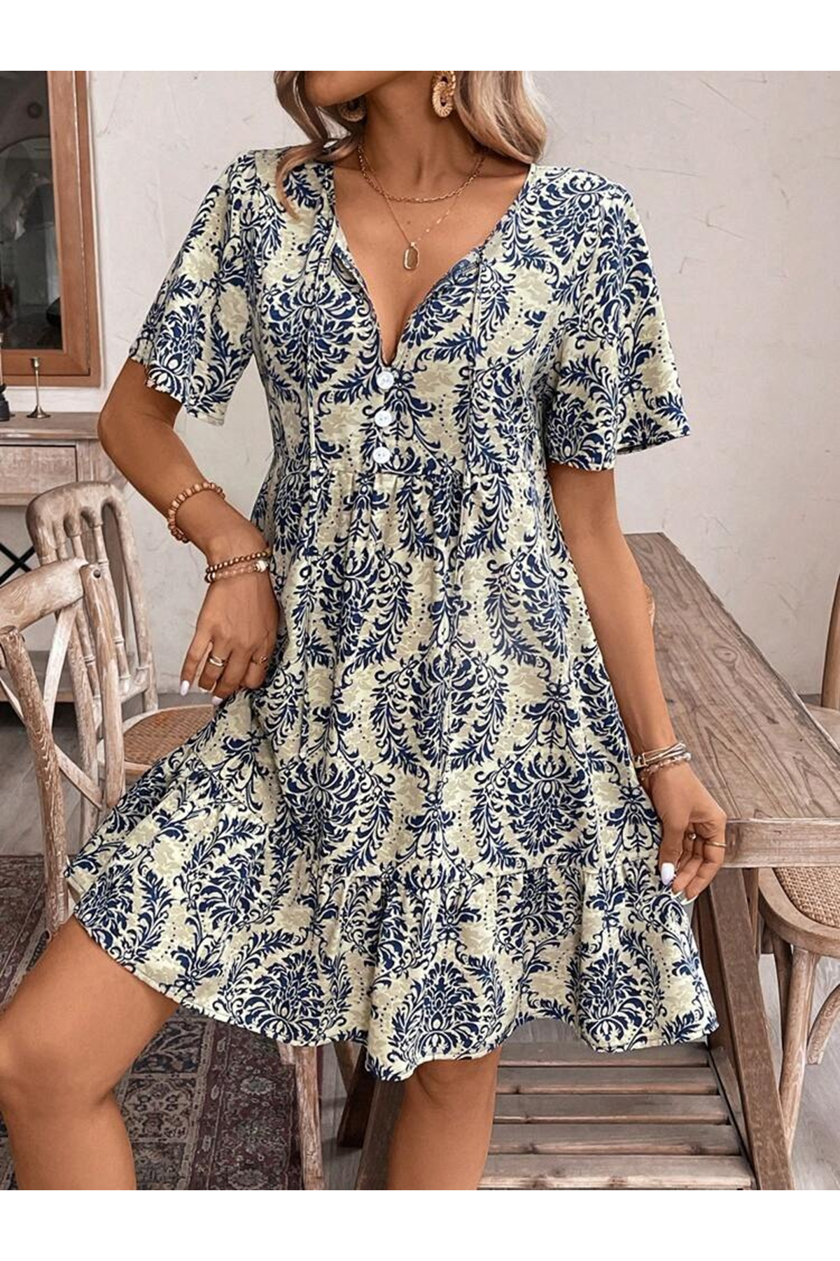 Kadın Kısa Kollu Yakadan Bağcıklı Desenli Fırfırlı Süprem Elbise