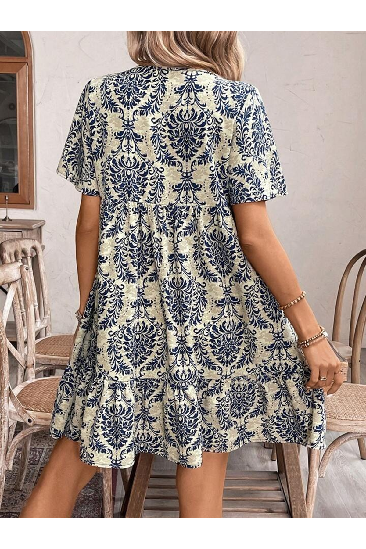 Kadın Kısa Kollu Yakadan Bağcıklı Desenli Fırfırlı Süprem Elbise