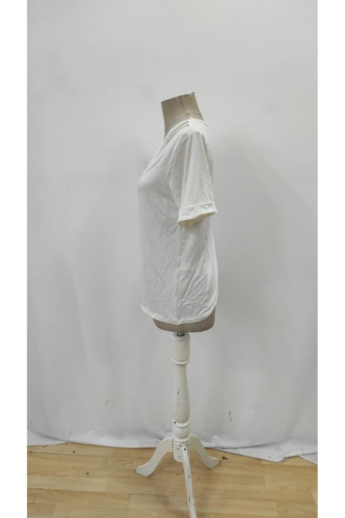 Kadın Kısa Kollu V Yakalı şerit Detaylı Viskon Bluz