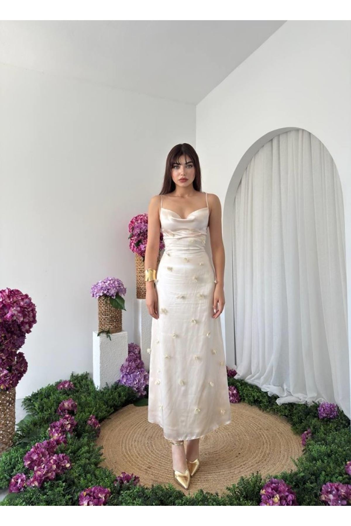 Dora Çiçek Detaylı Elbise