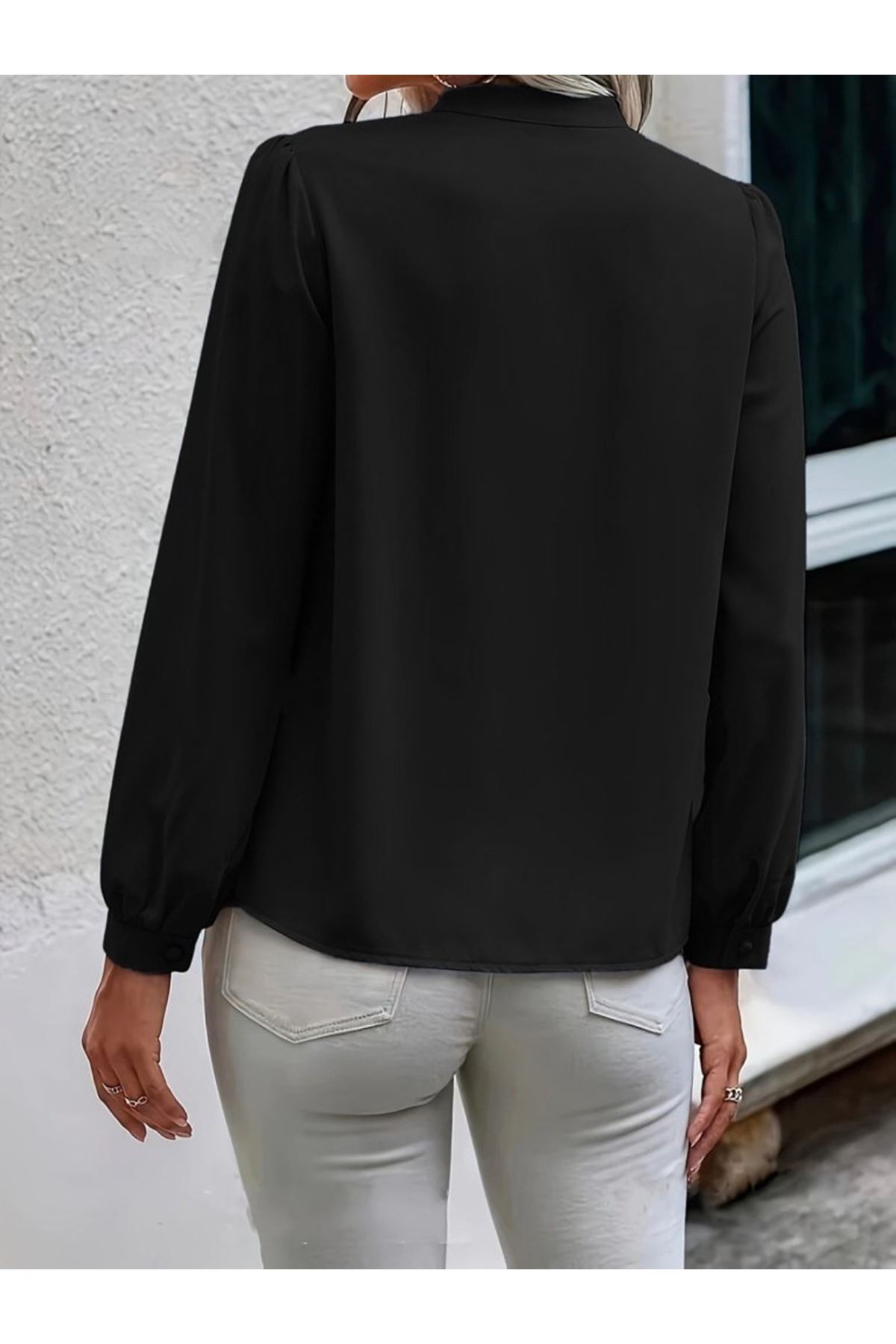 Kadın Uzun Kollu Yakalı Yakadan Bağcıklı Düğmeli Sandy Bluz