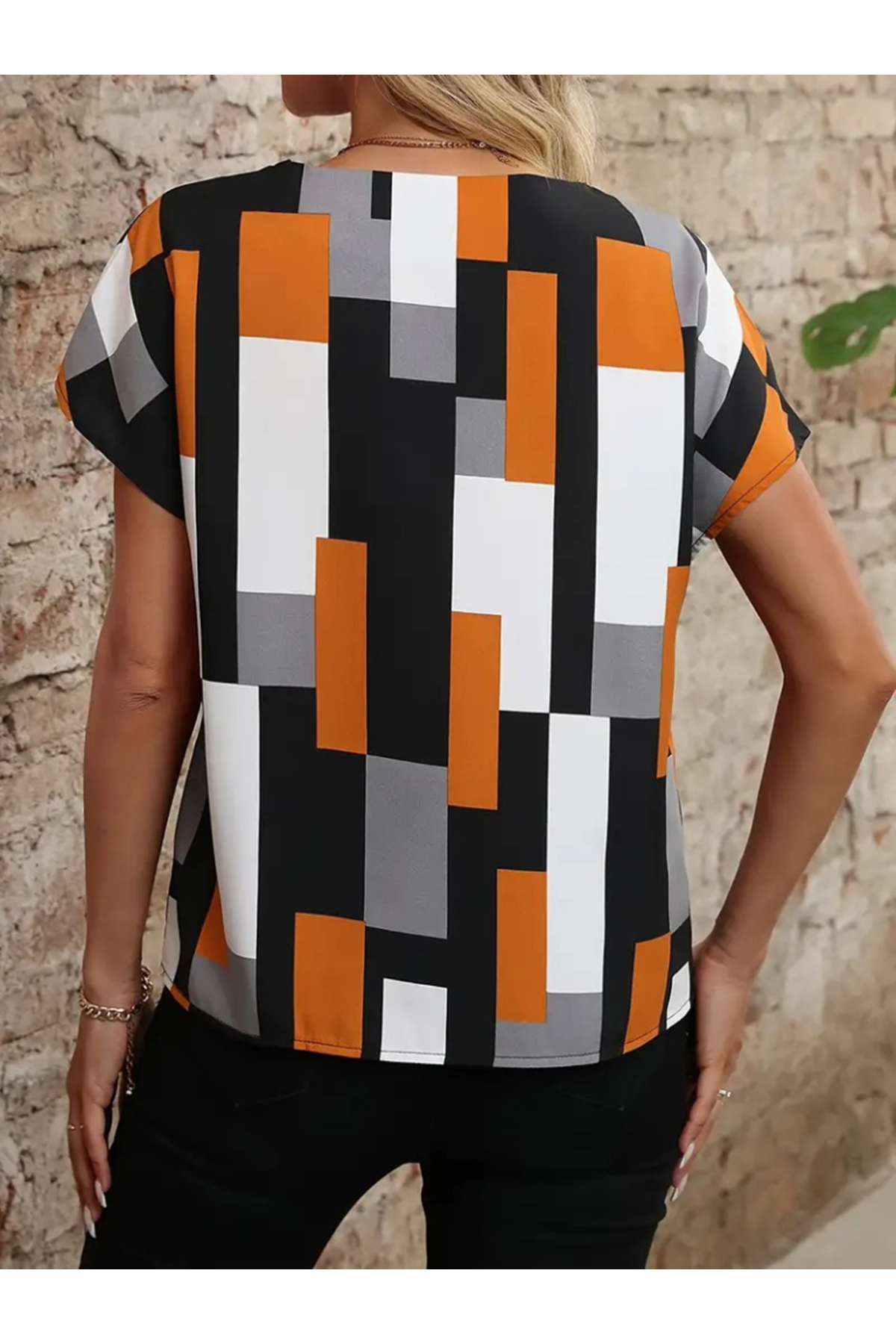 Kadın Kısa Kollu V Yakalı Yarasa Kollu Atlas Bluz