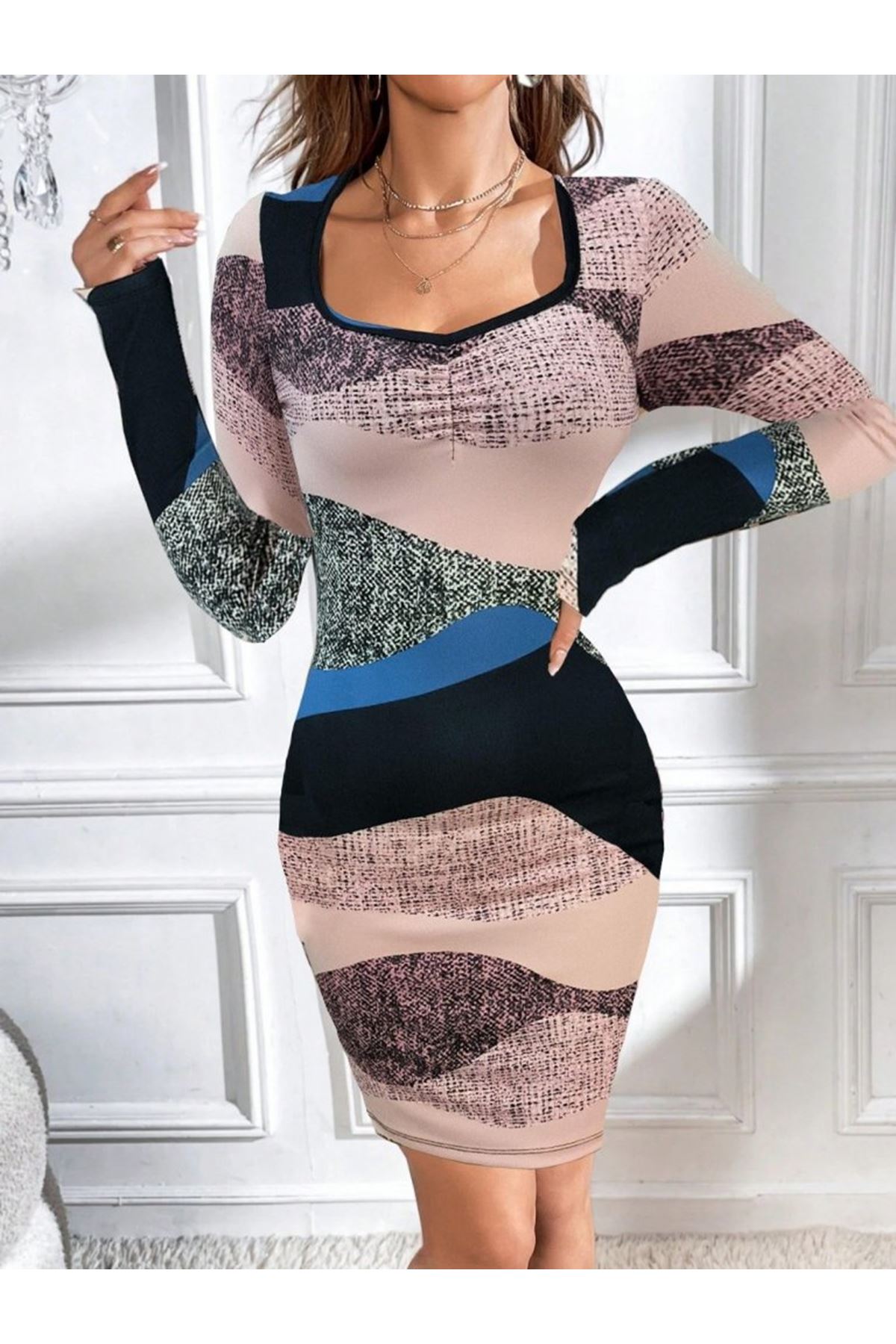 Kadın Uzun Kollu Göğüs Dekolte Detay Dalgıç Mini Elbise