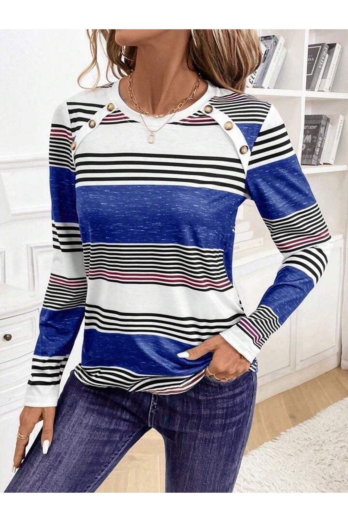 Kadın Uzun Kollu Bisiklet Yaka Düğme Detaylı Desenli Süprem Bluz