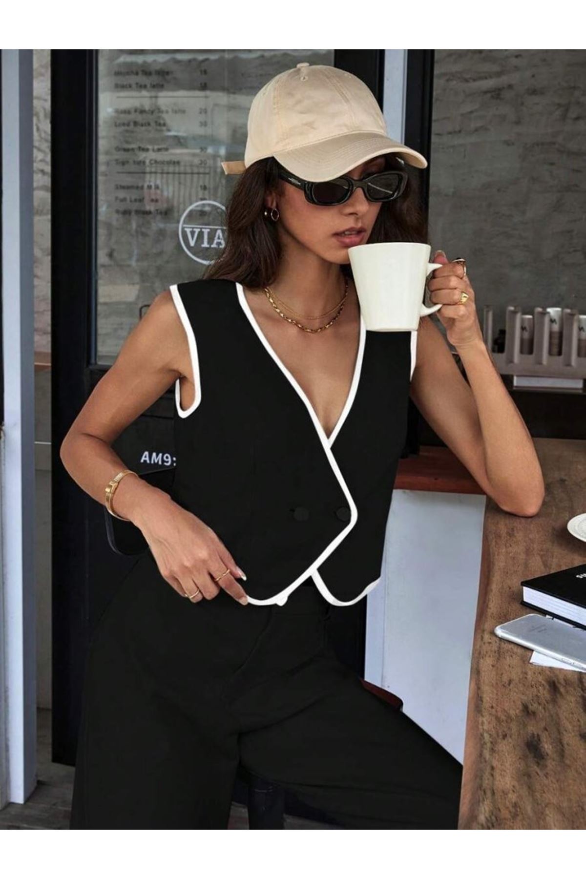 Kadın Kolsuz V Yakalı Düğmeli Ithal Krep Yelek Ve Pantolon Ikili Takım