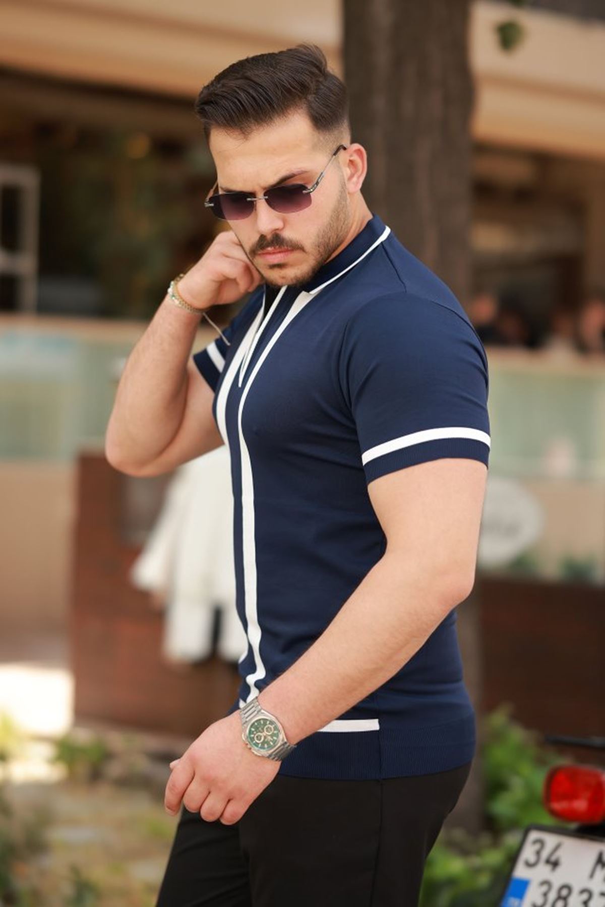 Erkek Fermuar Yakalı şerit Detaylı Kısa Kollu Tişört